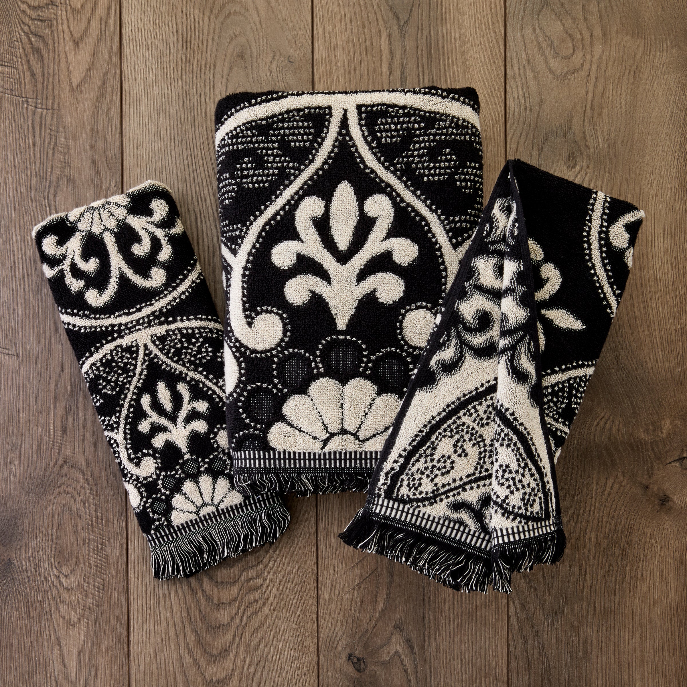 Amherst Medallion Jacquard 2-Piece Hand Towel Set, Black