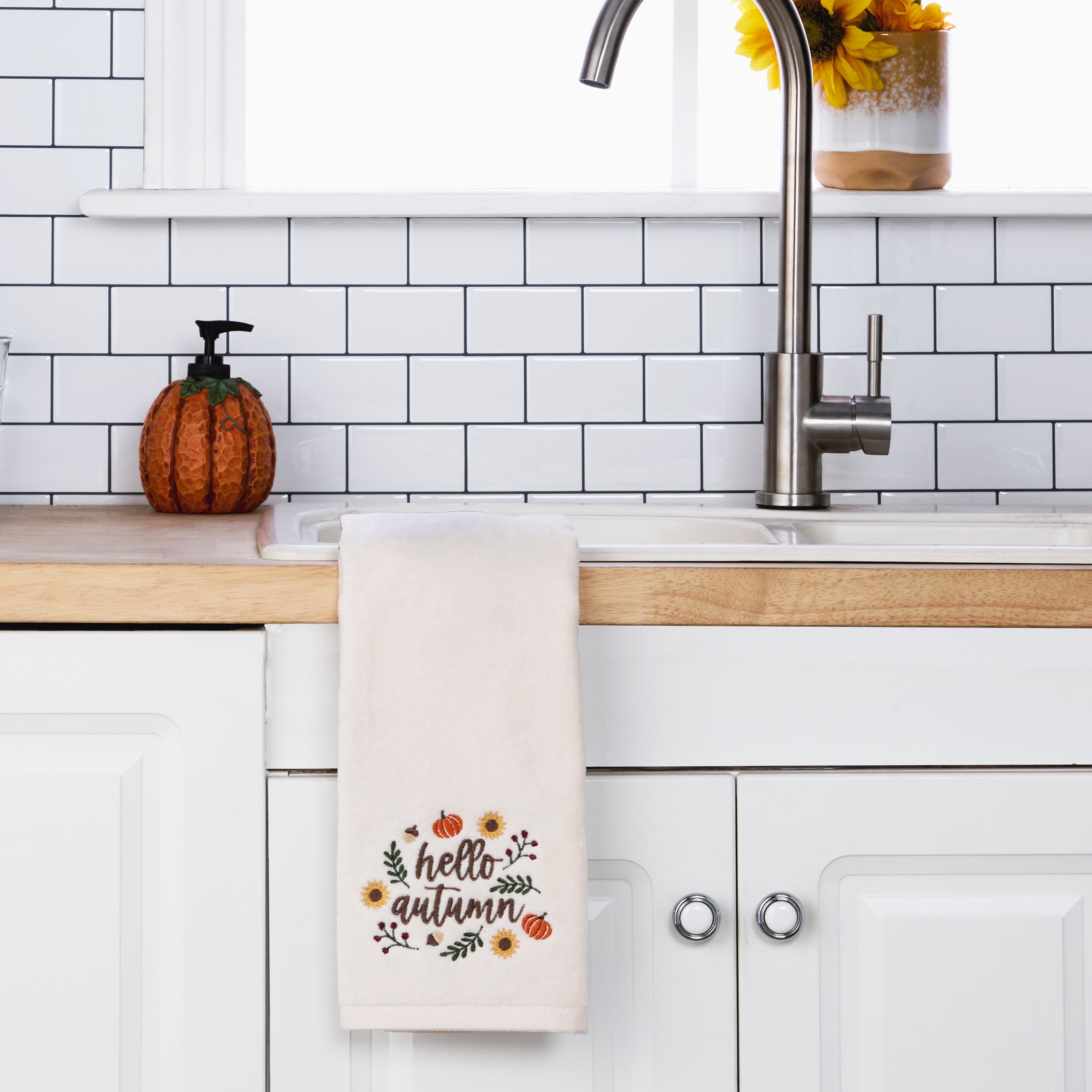 Autumn Wreath 2-Piece Hand Towel Set, Natural