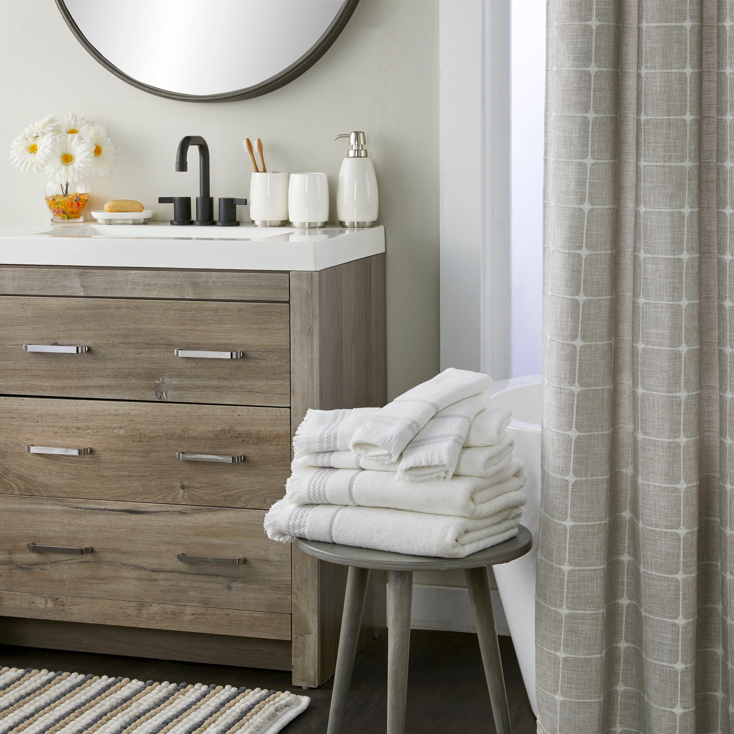 Casual Fringe 2-Piece Cotton Bath Towel Set, White