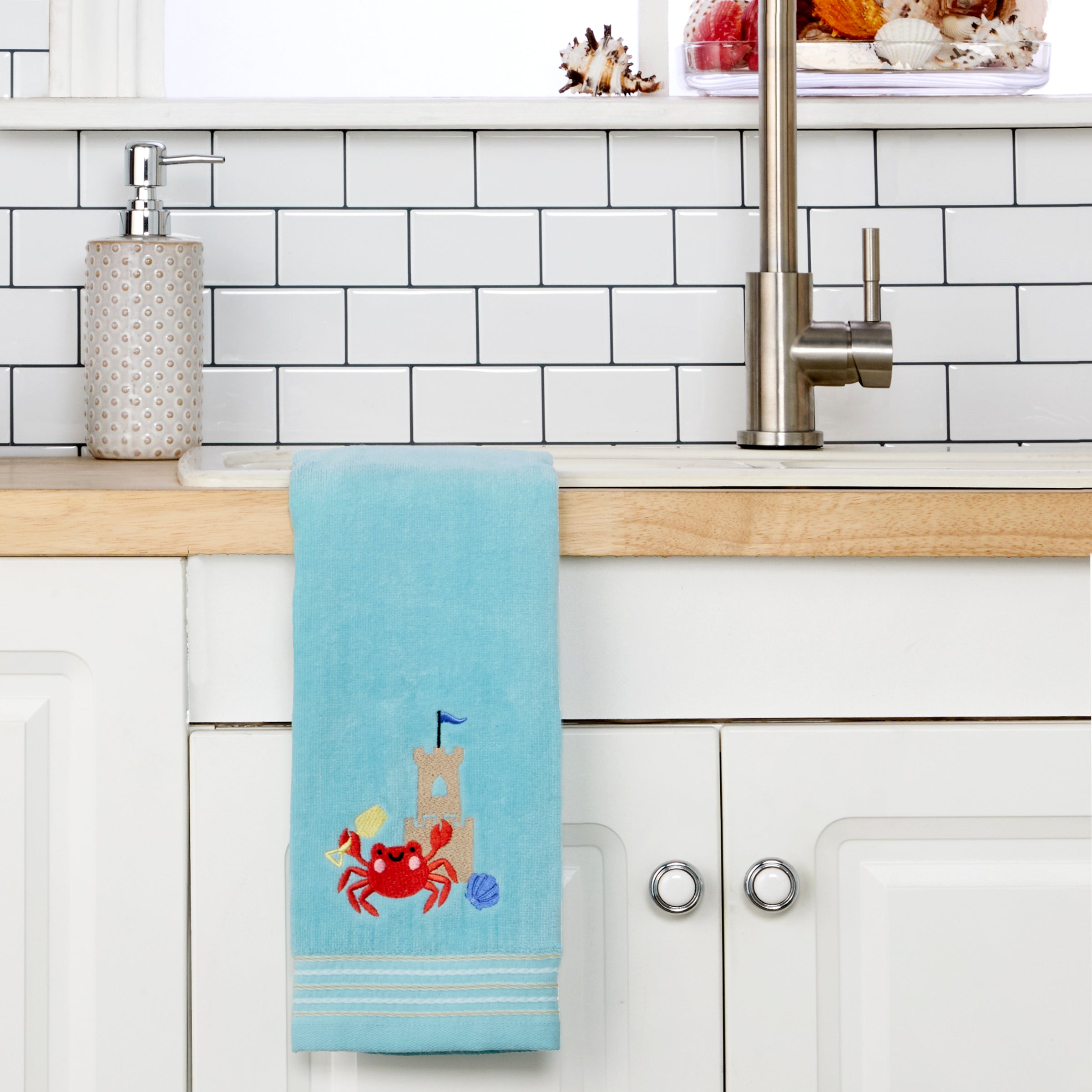 Crabby Castle 2-Piece Hand Towel Set, Aqua