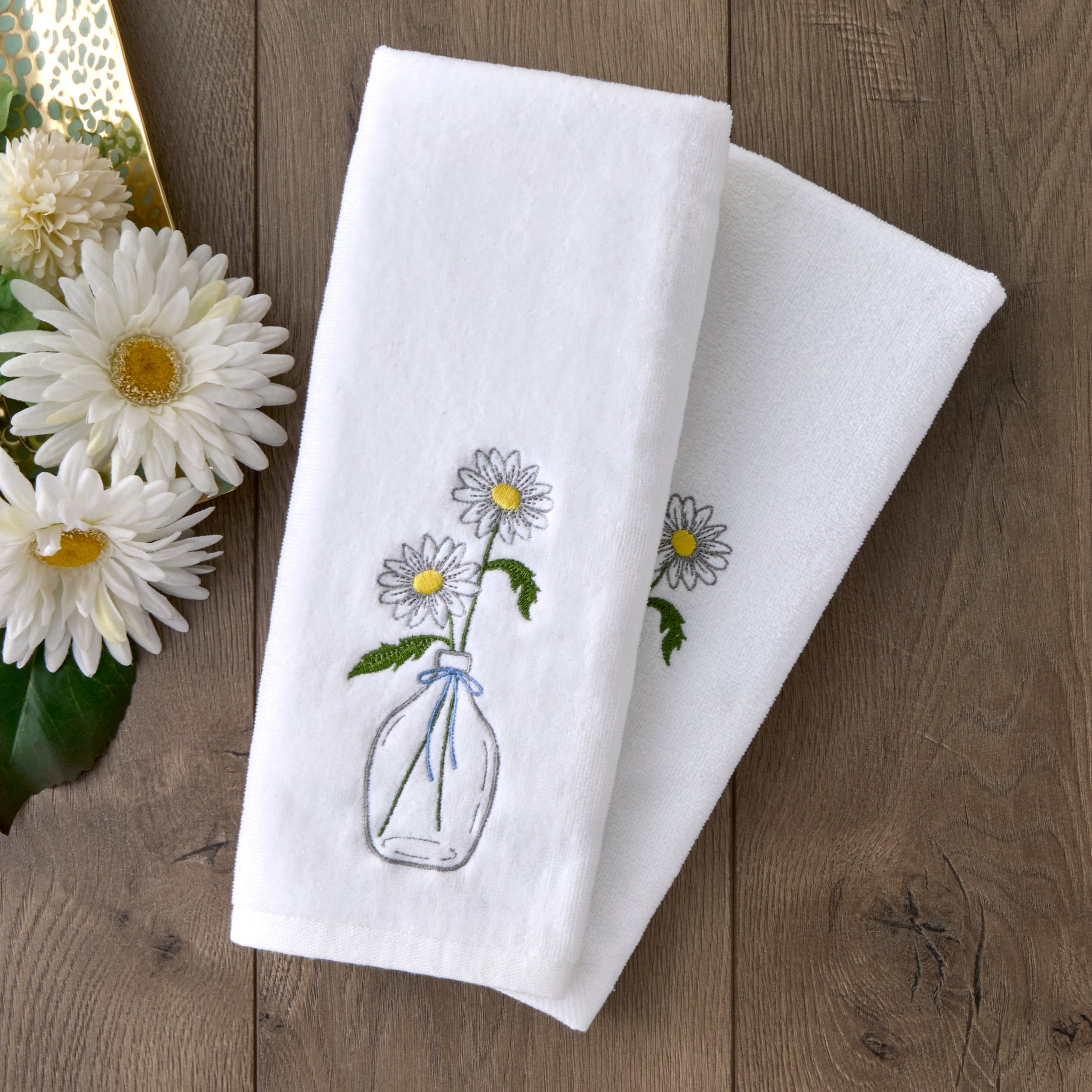 Daisies in Vase 2-Piece Hand Towel Set, White