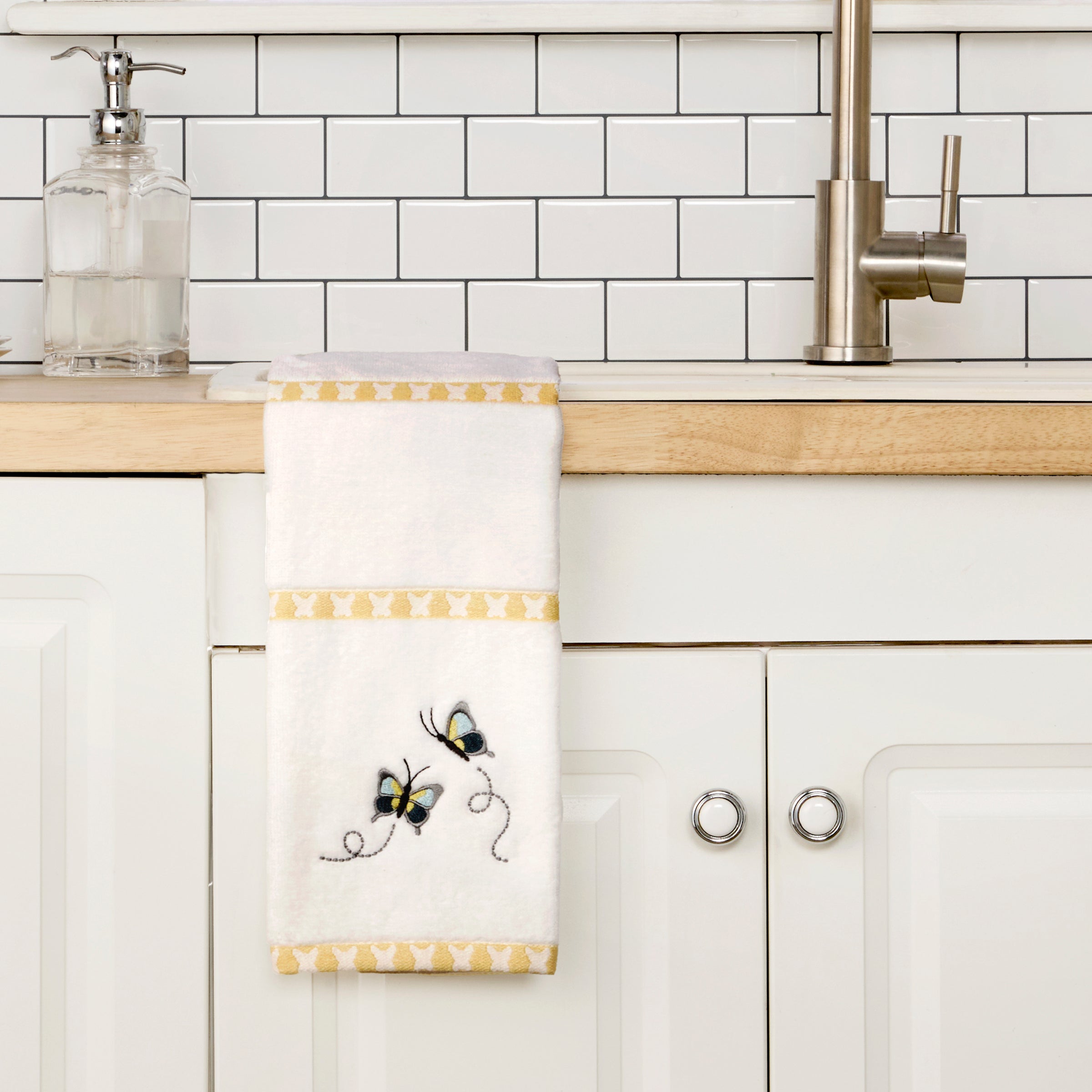 Dancing Butterflies 2-Piece Hand Towel Set, White