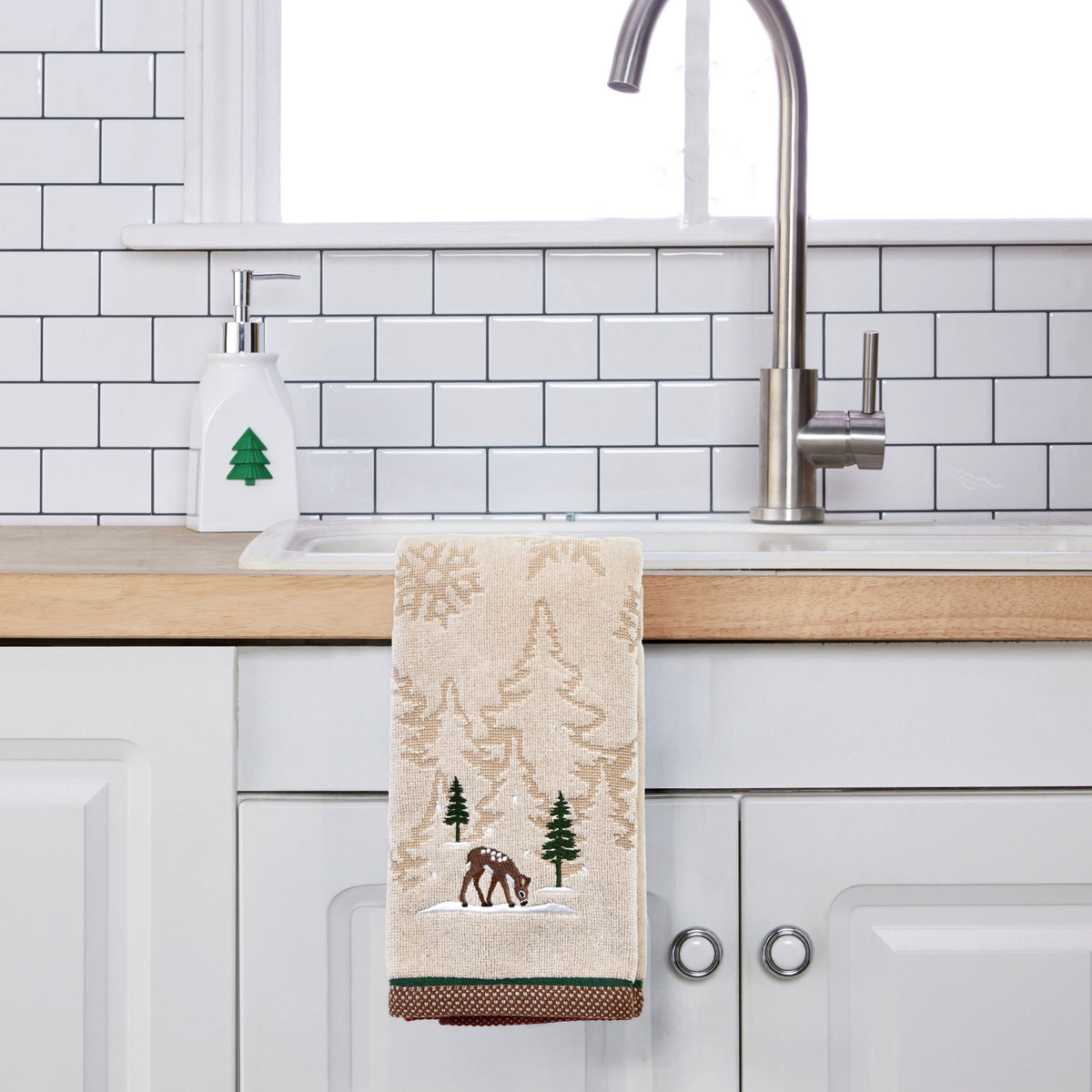 Deer And Trees 2-Piece Hand Towel Set, Wheat
