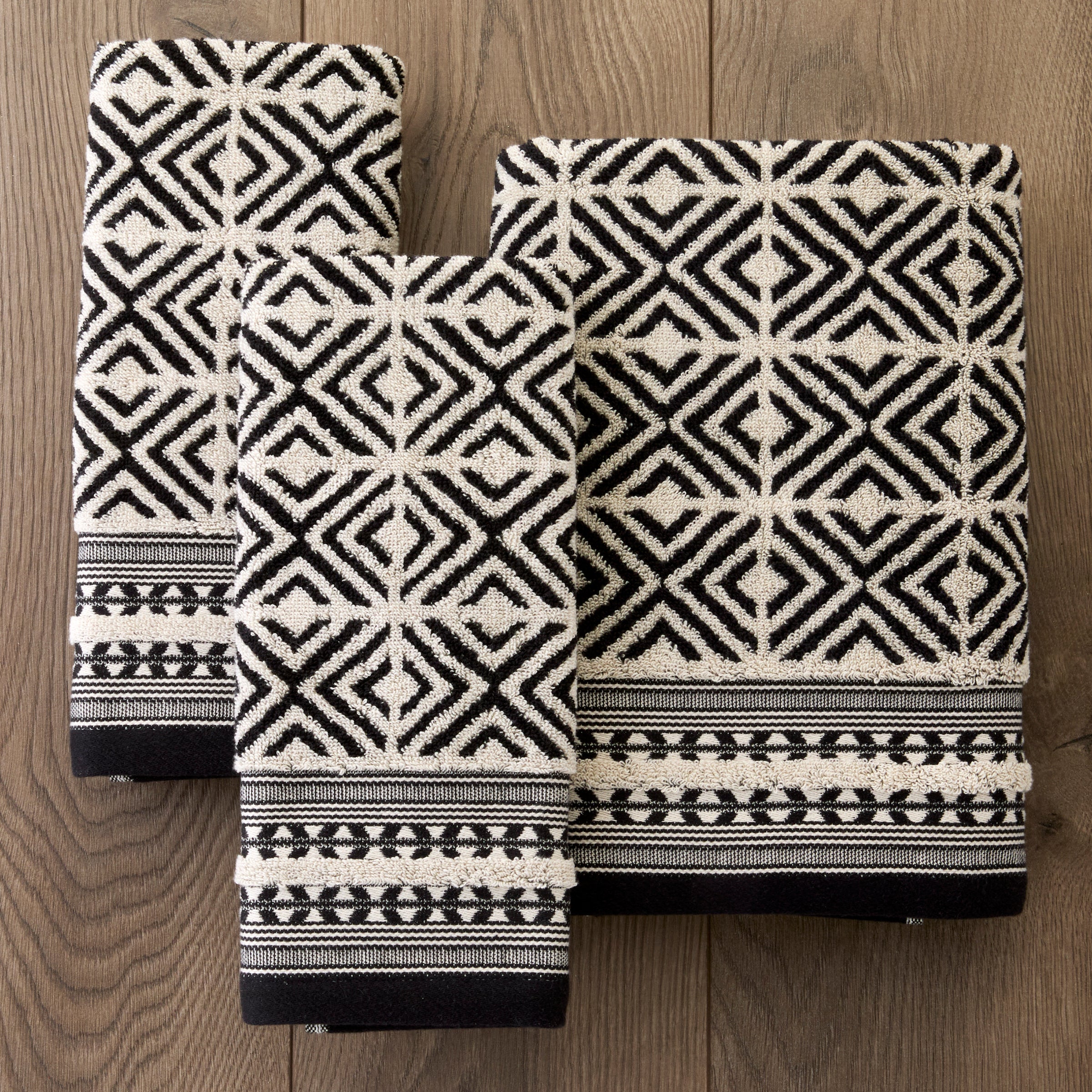 Diamond Grid Jacquard Bath Towel, Black