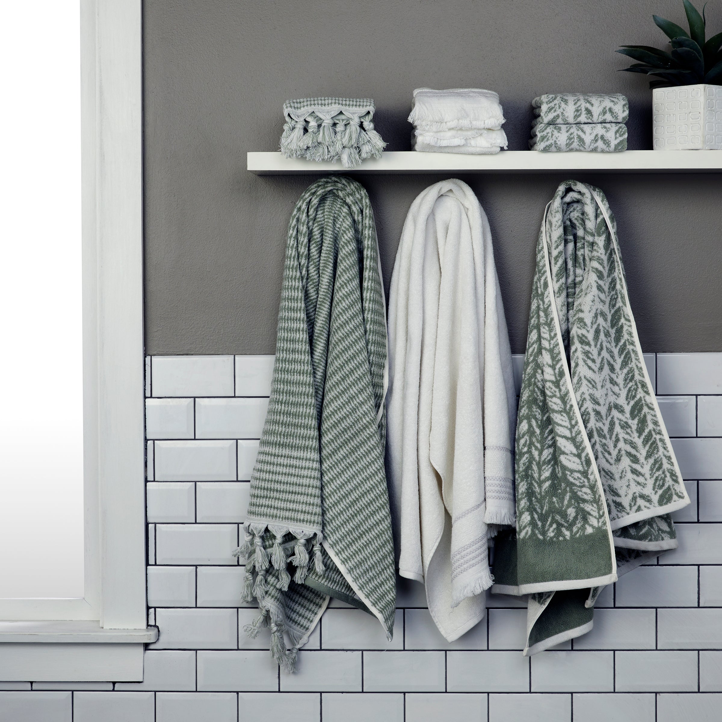 Distressed Leaves Turkish Cotton Bath Towel, Sage