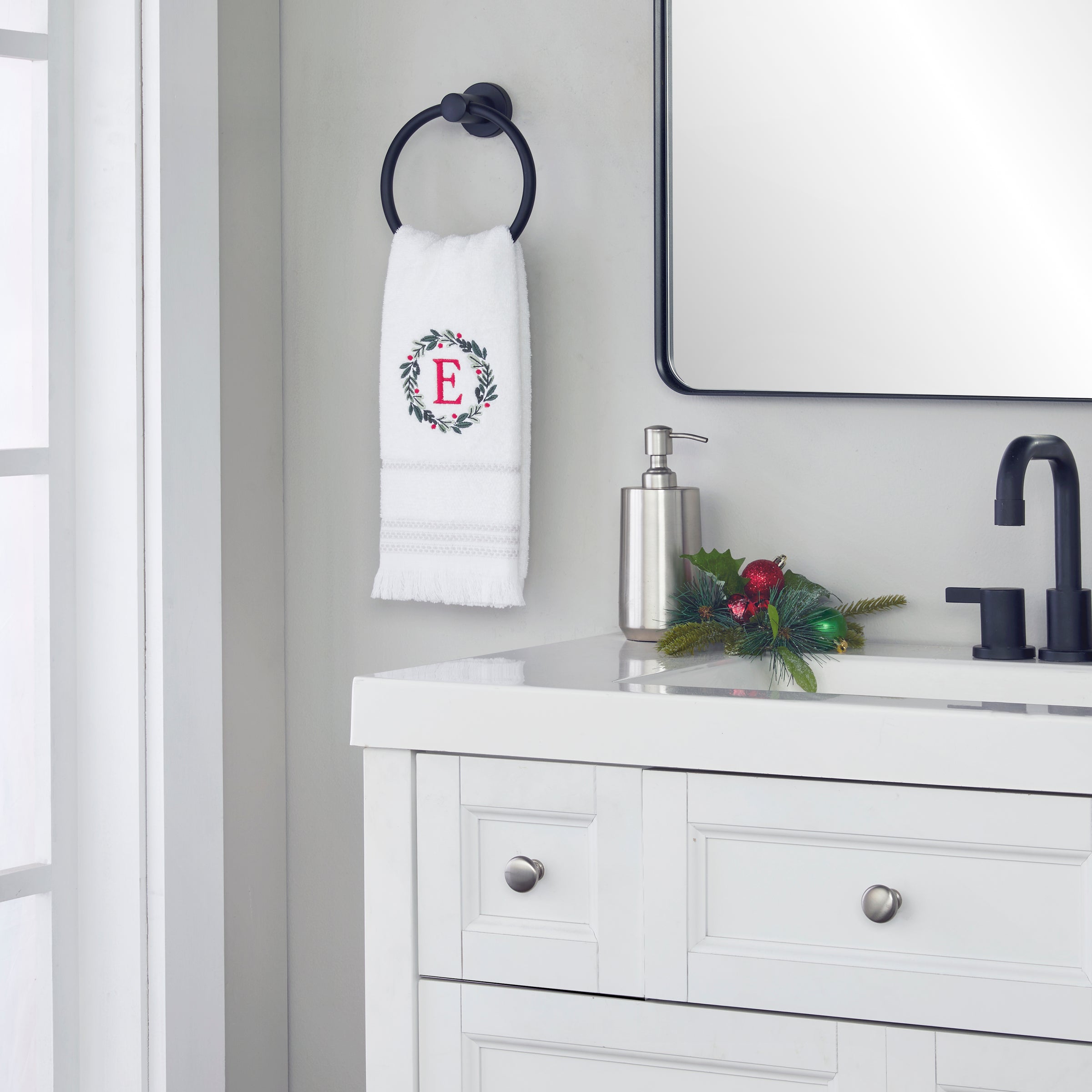 Wreath Monogram “E" 2-Piece Hand Towel Set, White