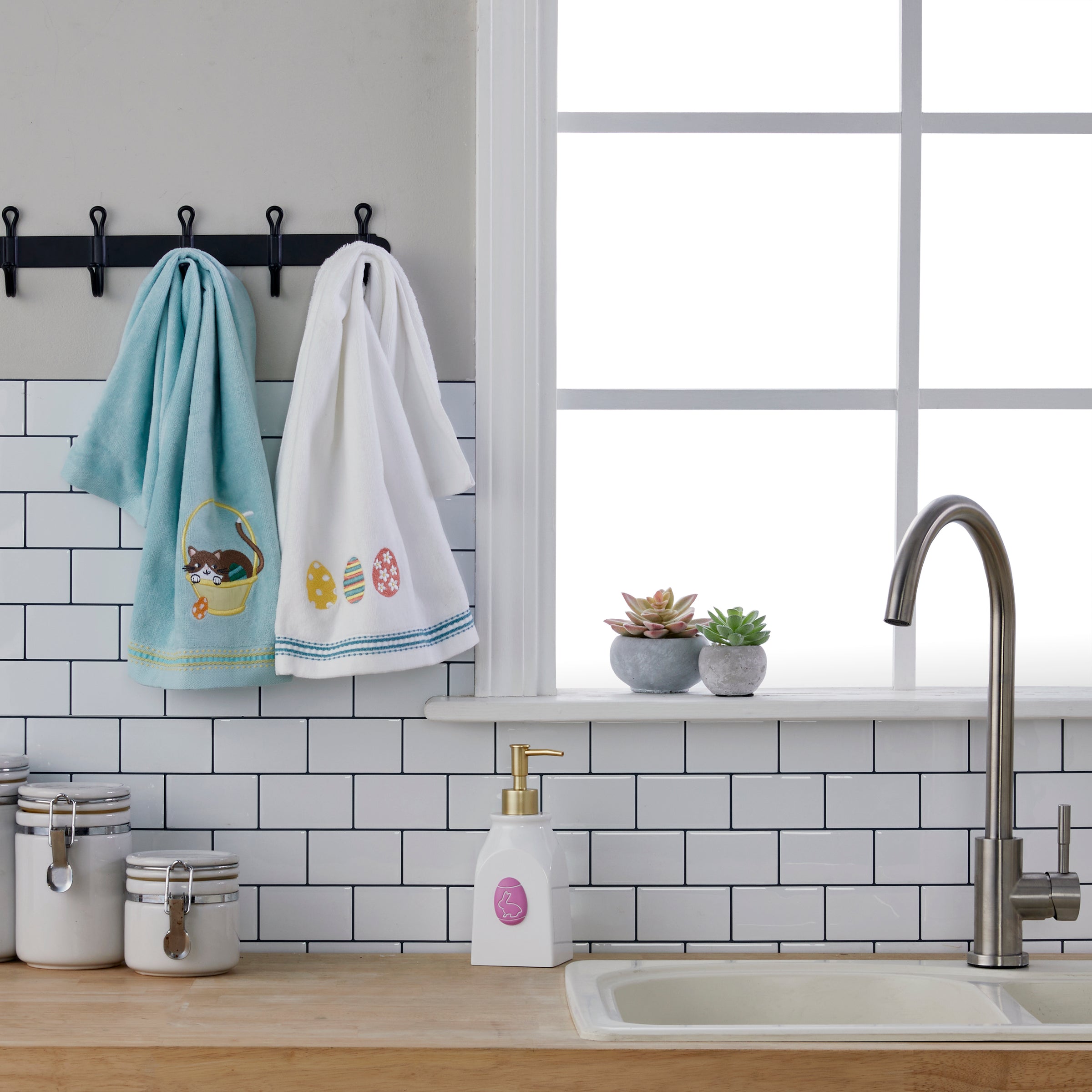 Easter Egg Line 2-Piece Hand Towel Set, White