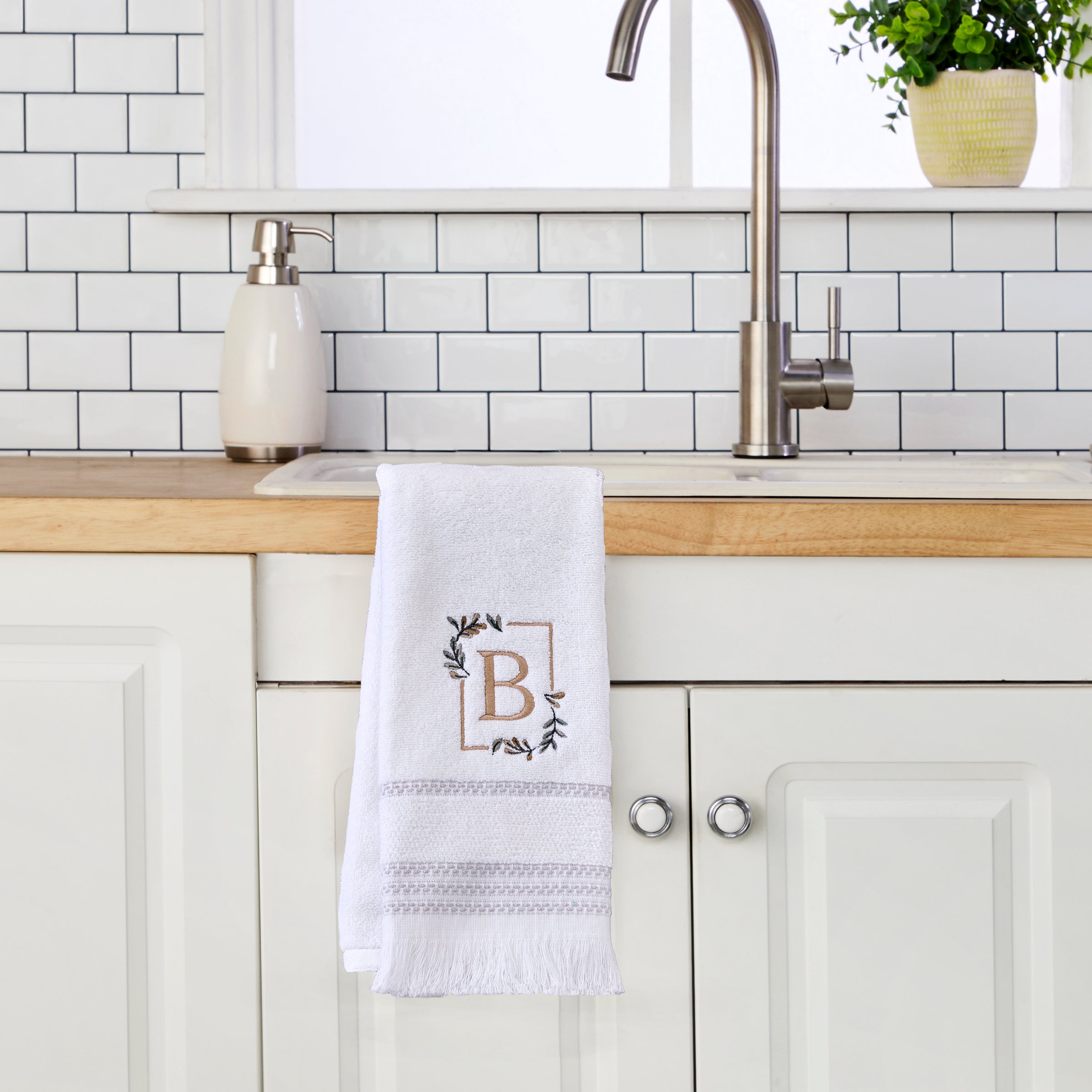 Everyday Monogram “B” 2-Piece Cotton Hand Towel Set, White