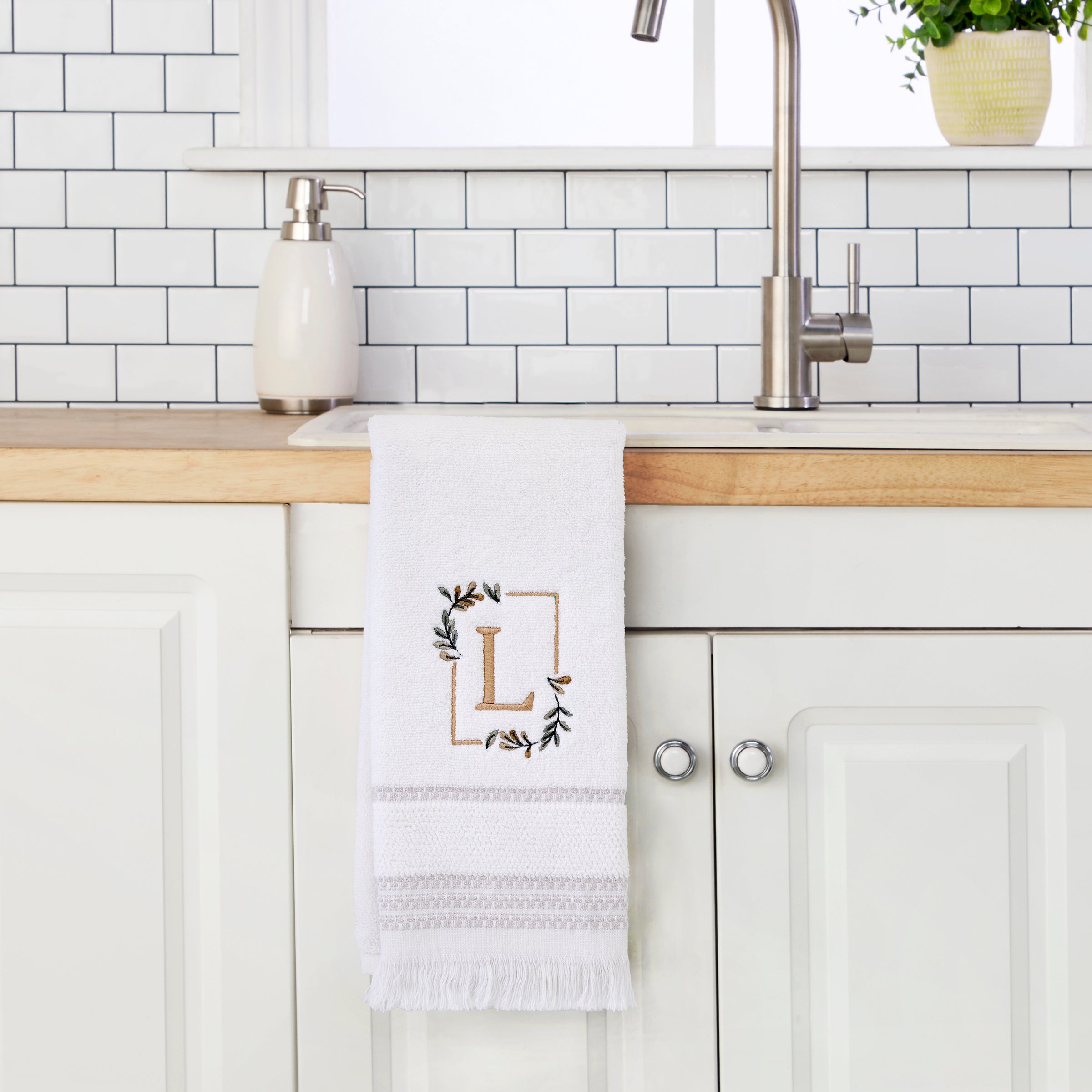 Everyday Monogram “L” 2-Piece Cotton Hand Towel Set, White