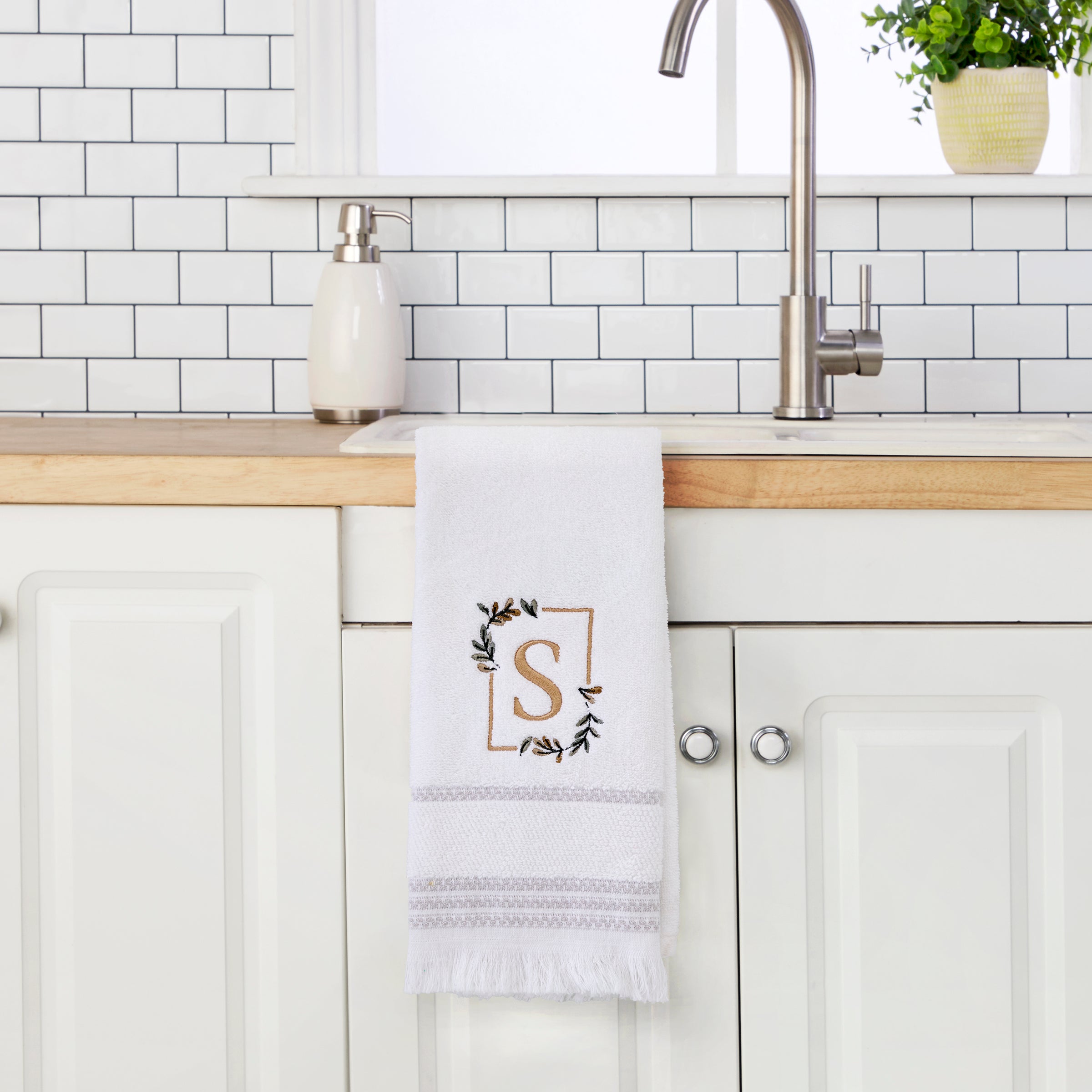 Everyday Monogram “S” 2-Piece Cotton Hand Towel Set, White