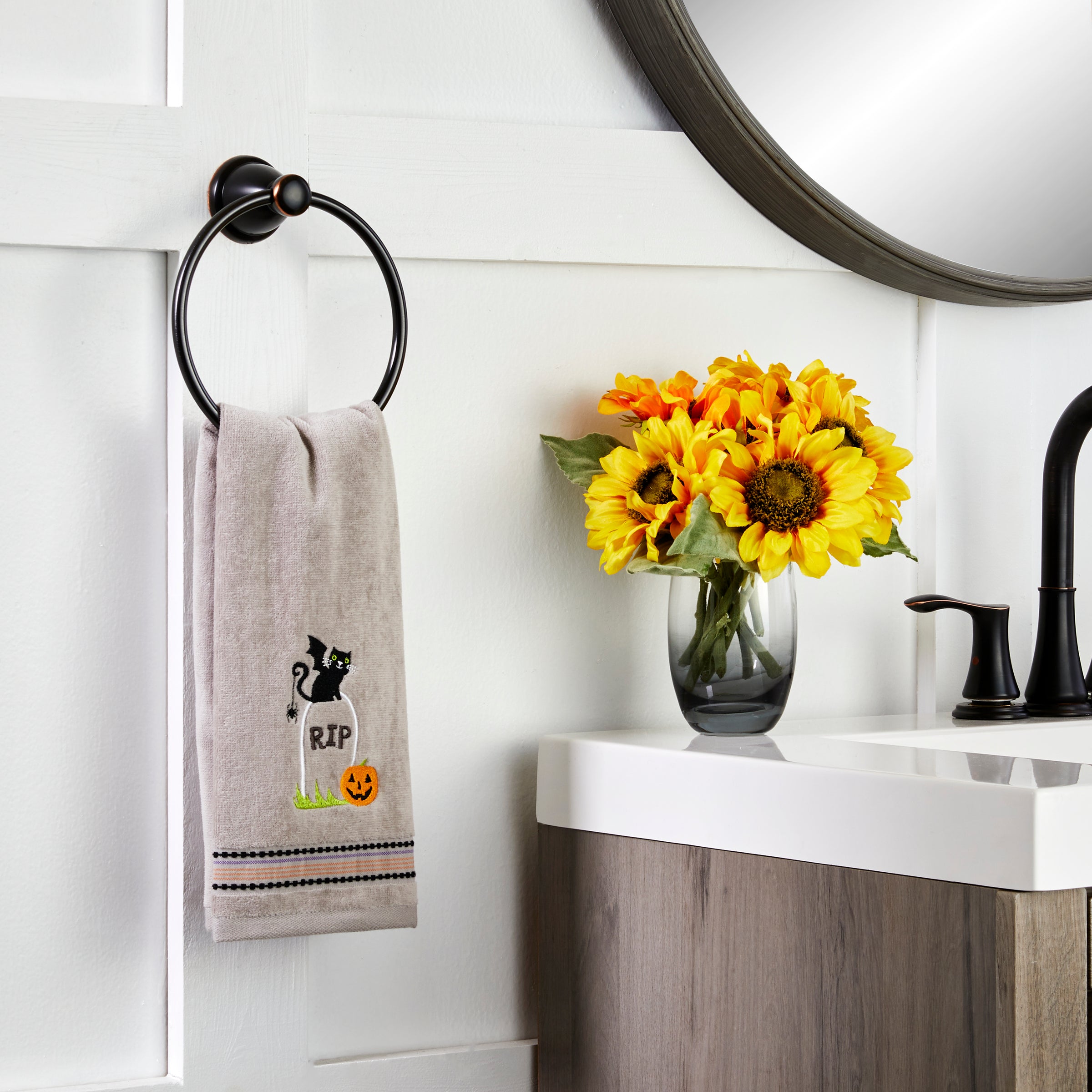 Graveyard Cat 2-Piece Hand Towel Set, Gray