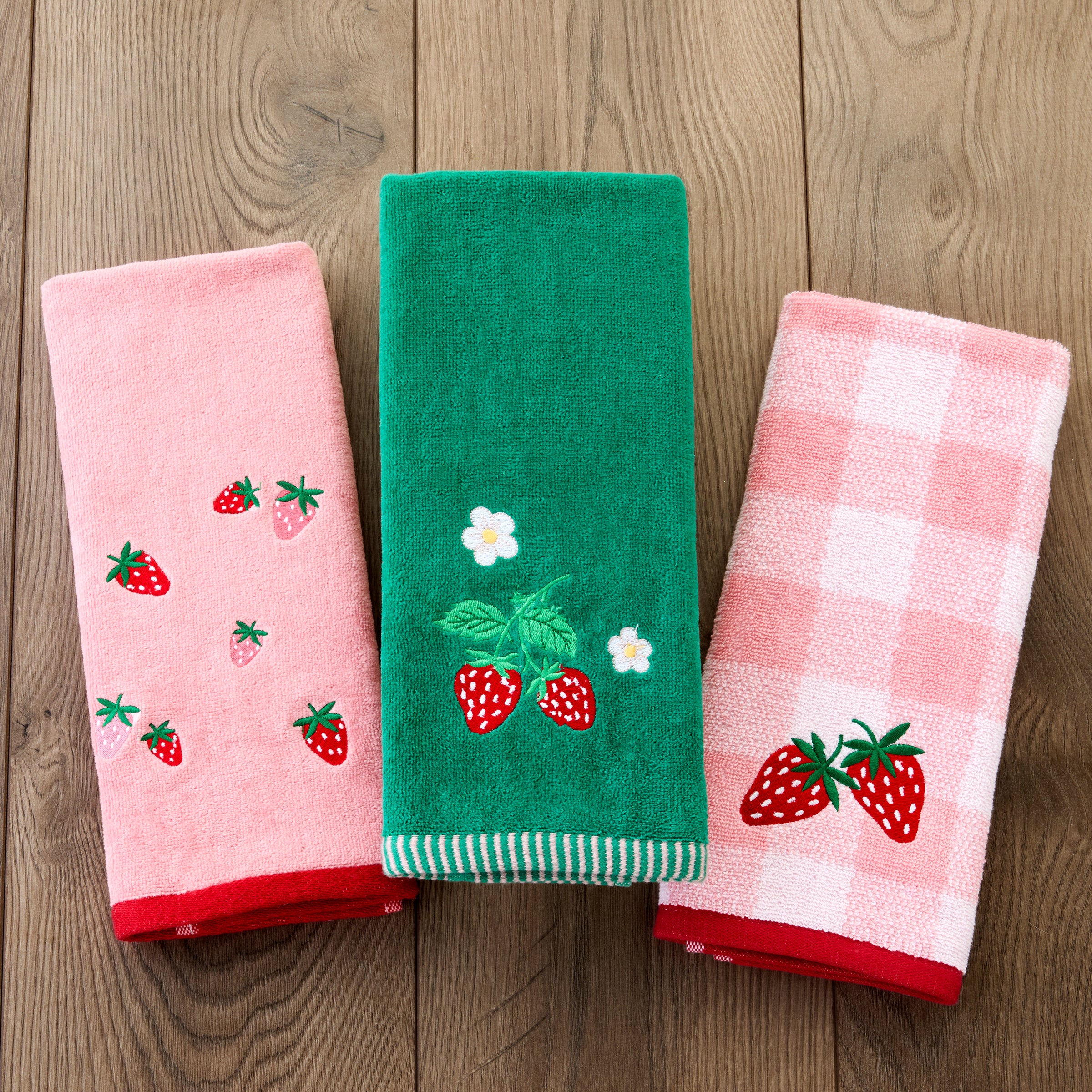 Buffalo Plaid Strawberry 2-Piece Hand Towel Set, Pink