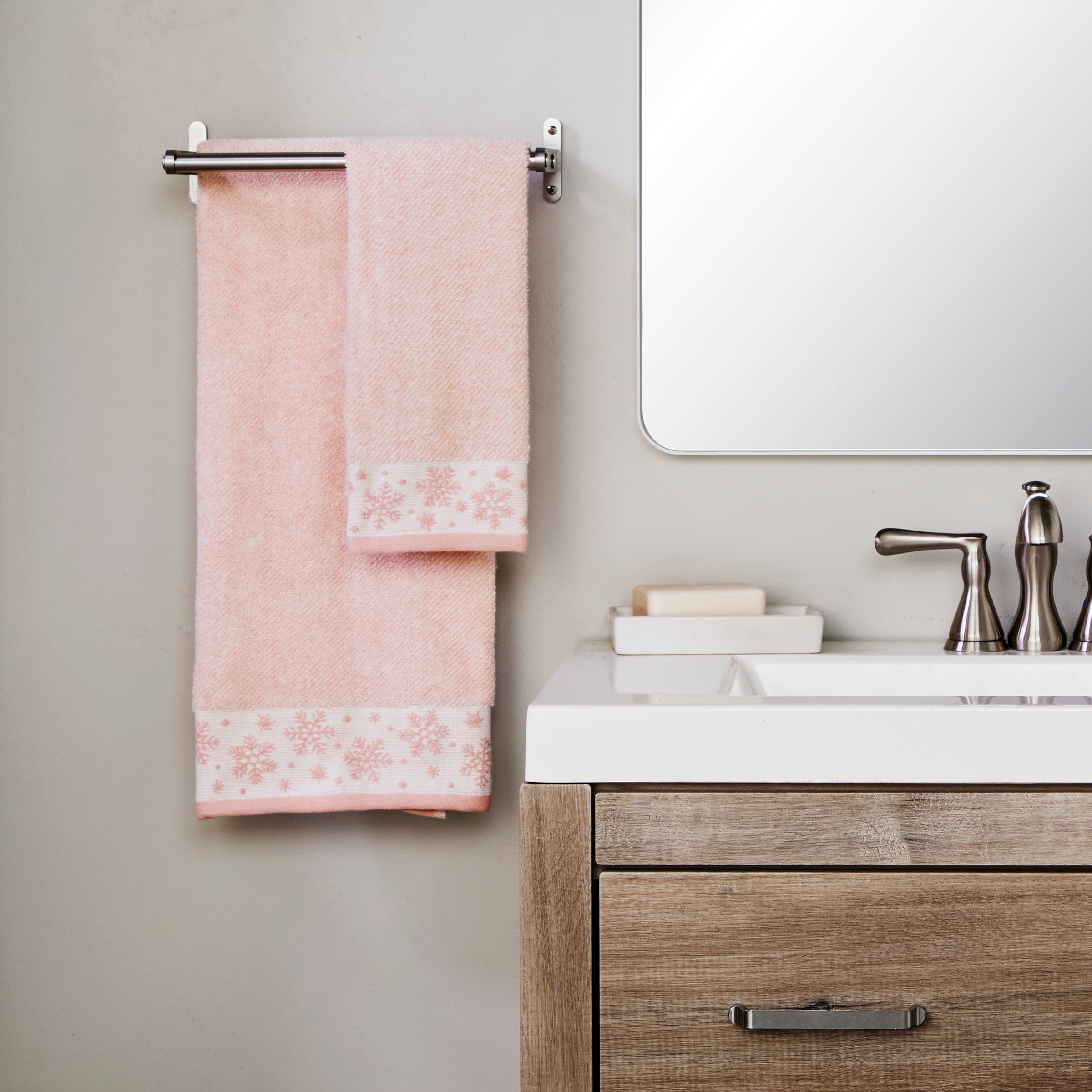 Heather Snowflake Jacquard 2-Piece Hand Towel Set, Blush
