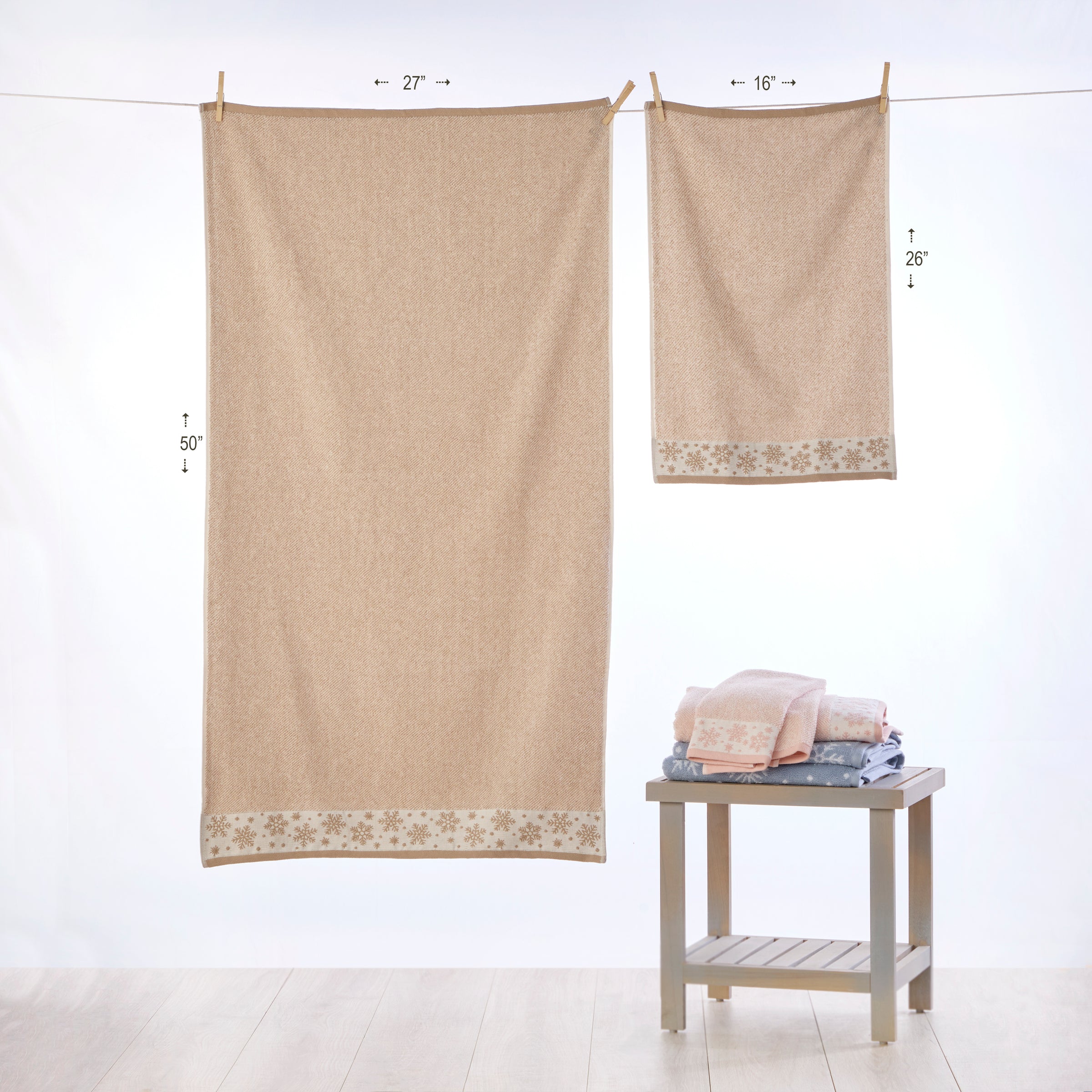 Heather Snowflake Jacquard Bath Towel, Tan