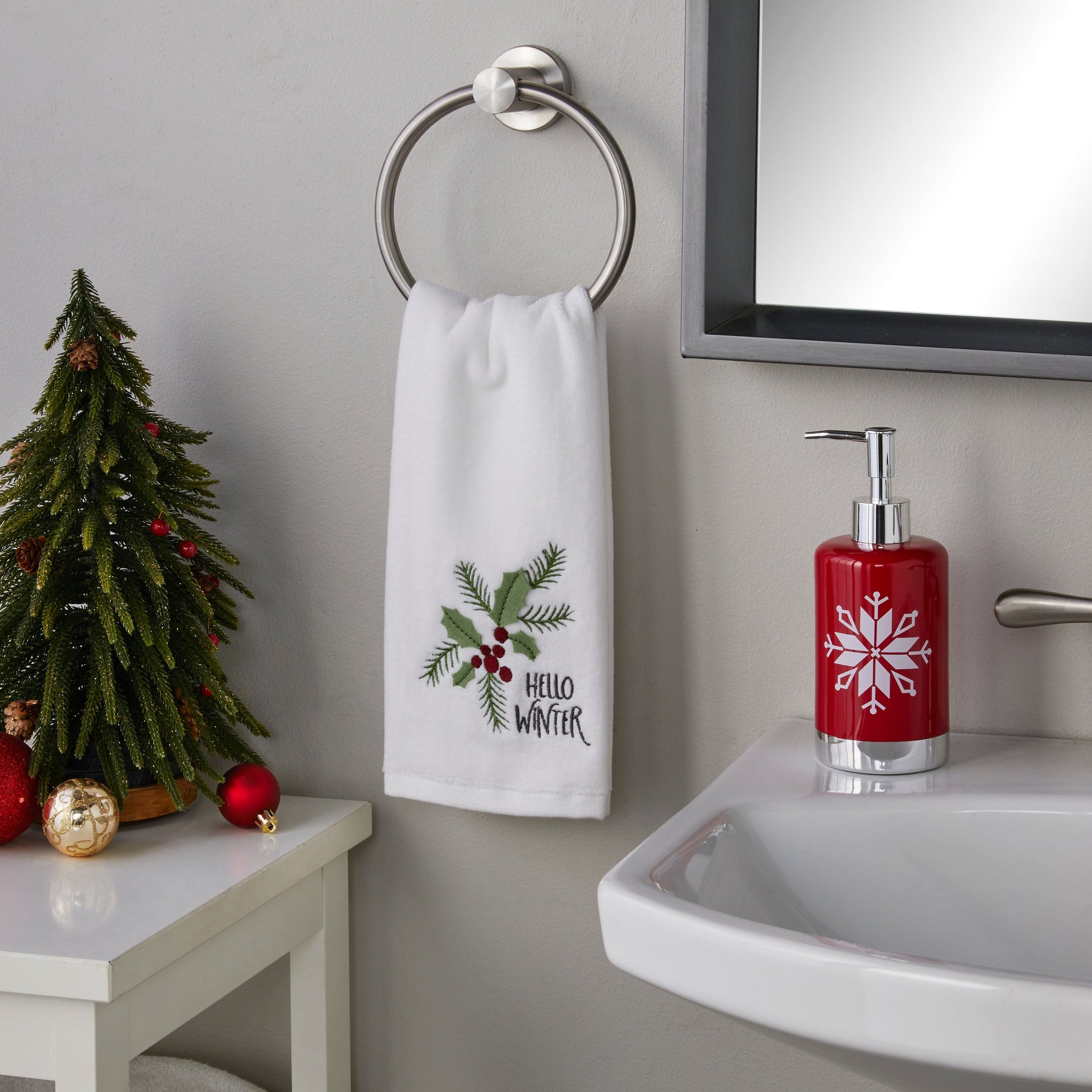 Hello Winter Holly 3D Appliqué  2-Piece Hand Towel Set, White