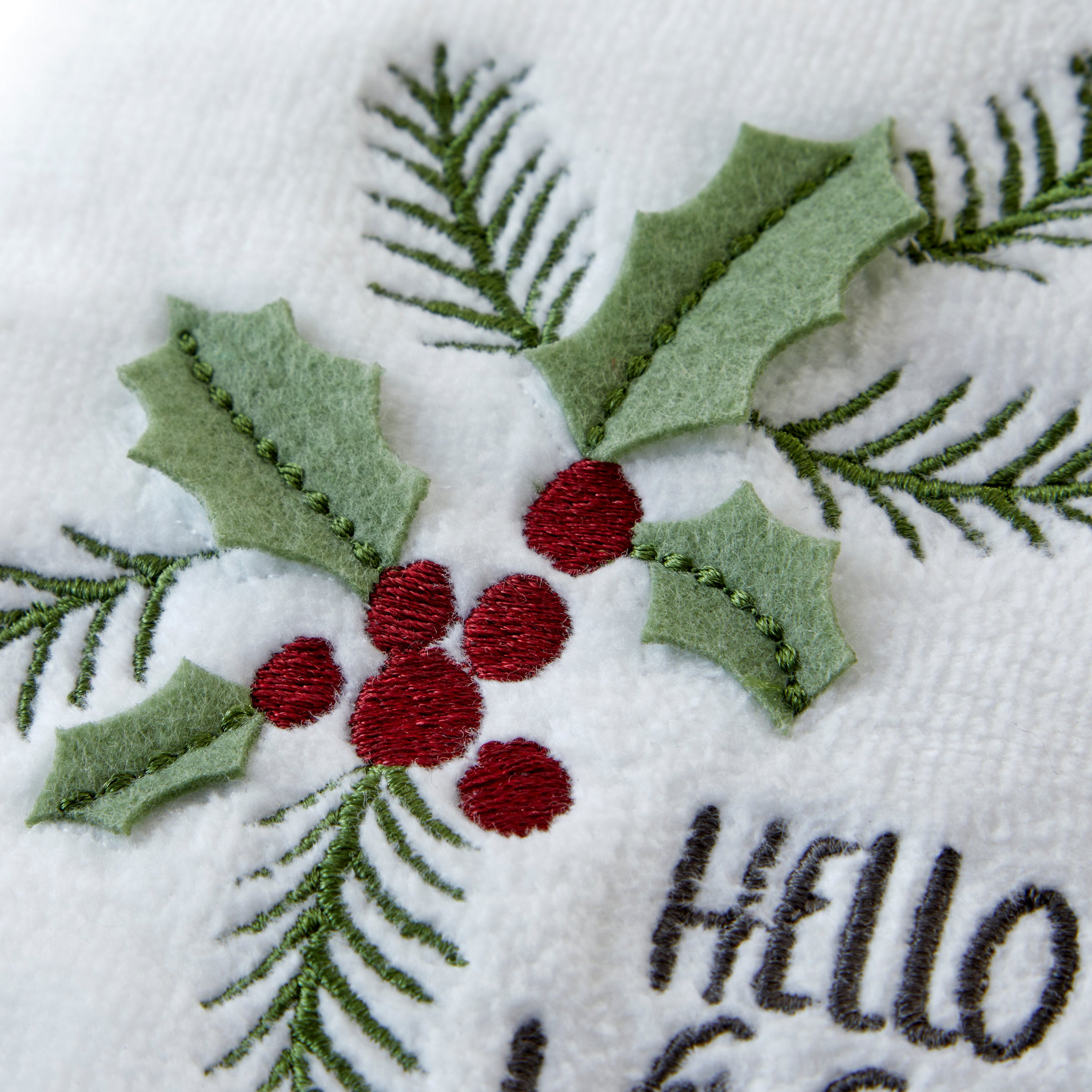 Hello Winter Holly 3D Appliqué  2-Piece Hand Towel Set, White