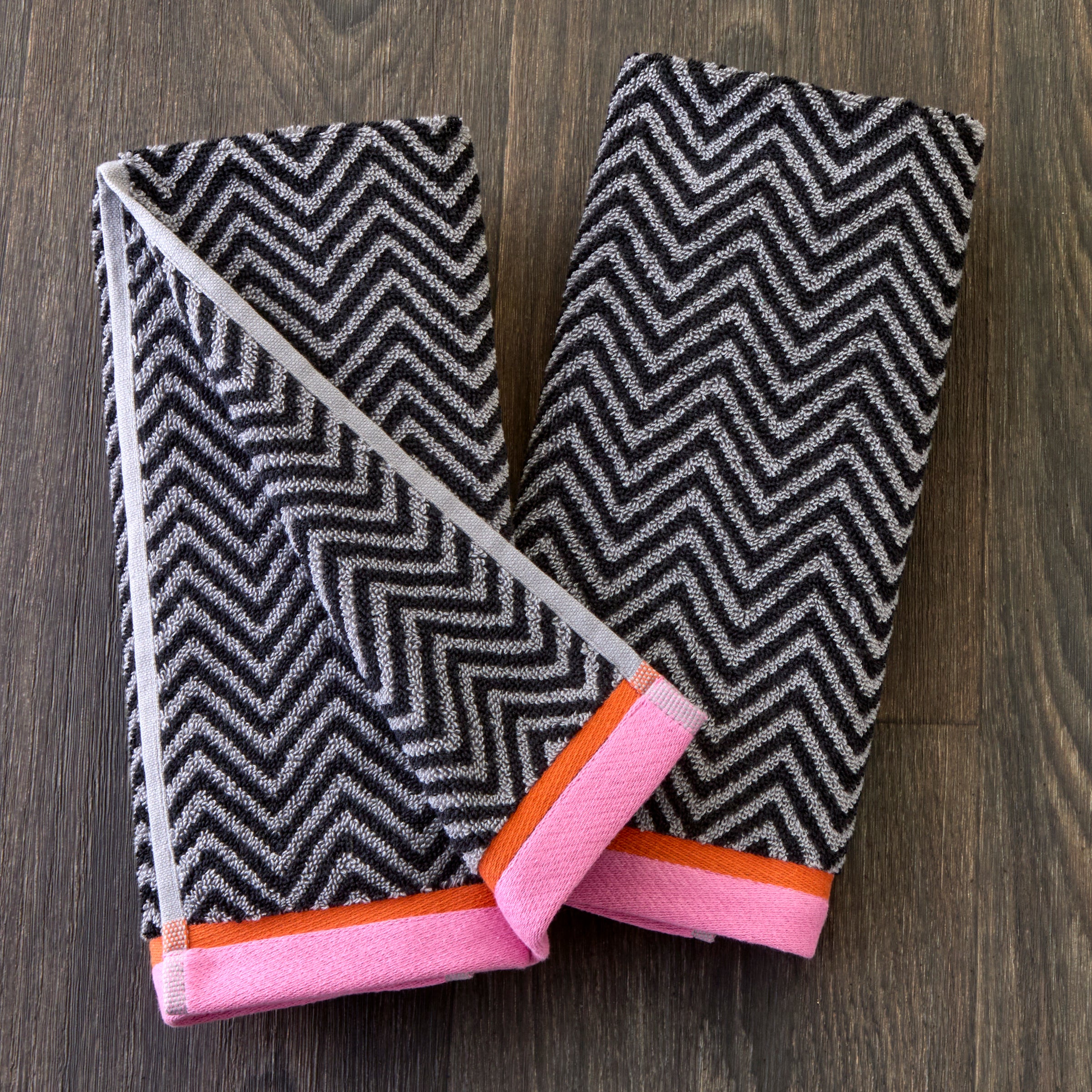 Herringbone & Border Reversible Jacquard 2-Piece Hand Towel Set, Black