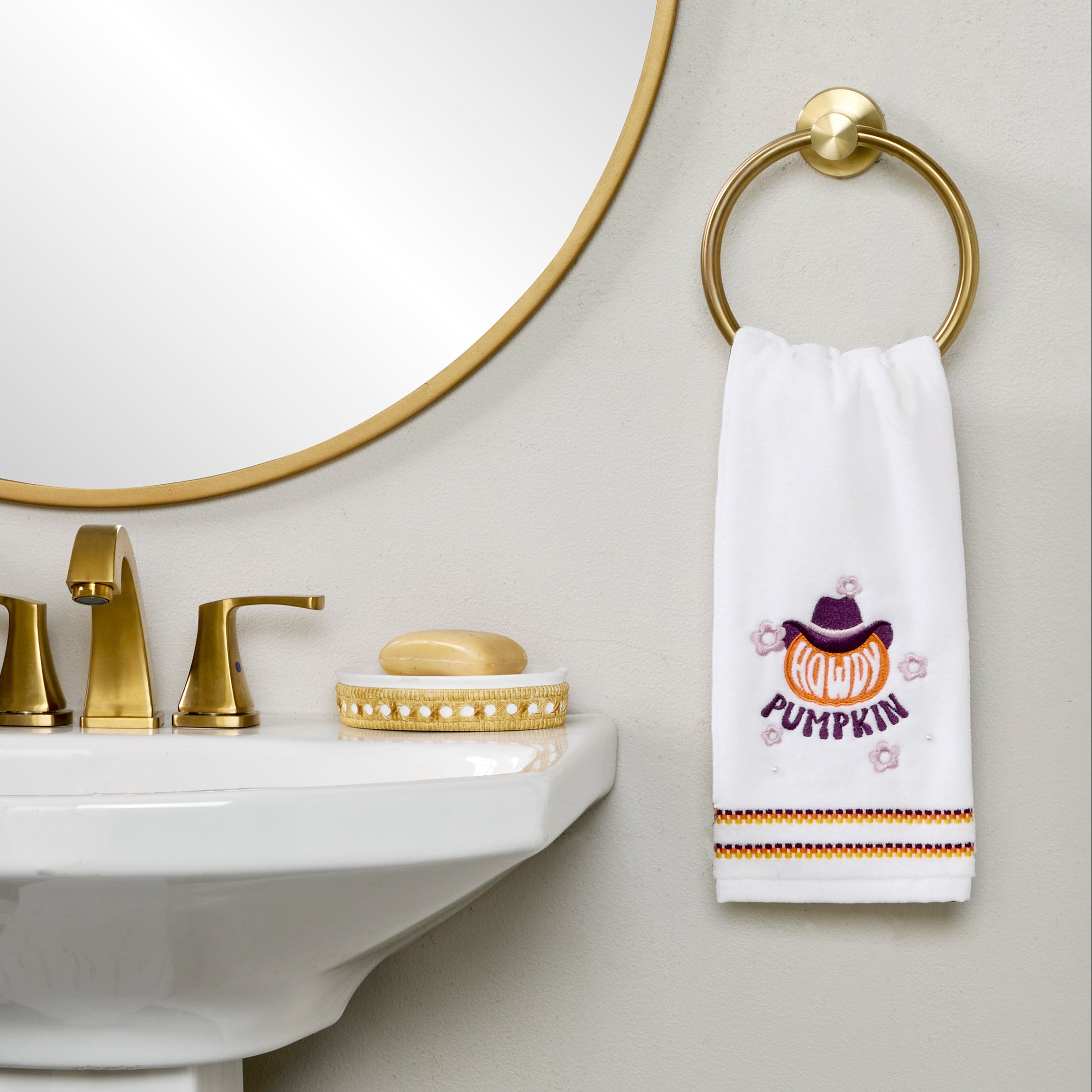Howdy Pumpkin 2-Piece Hand Towel Set, White