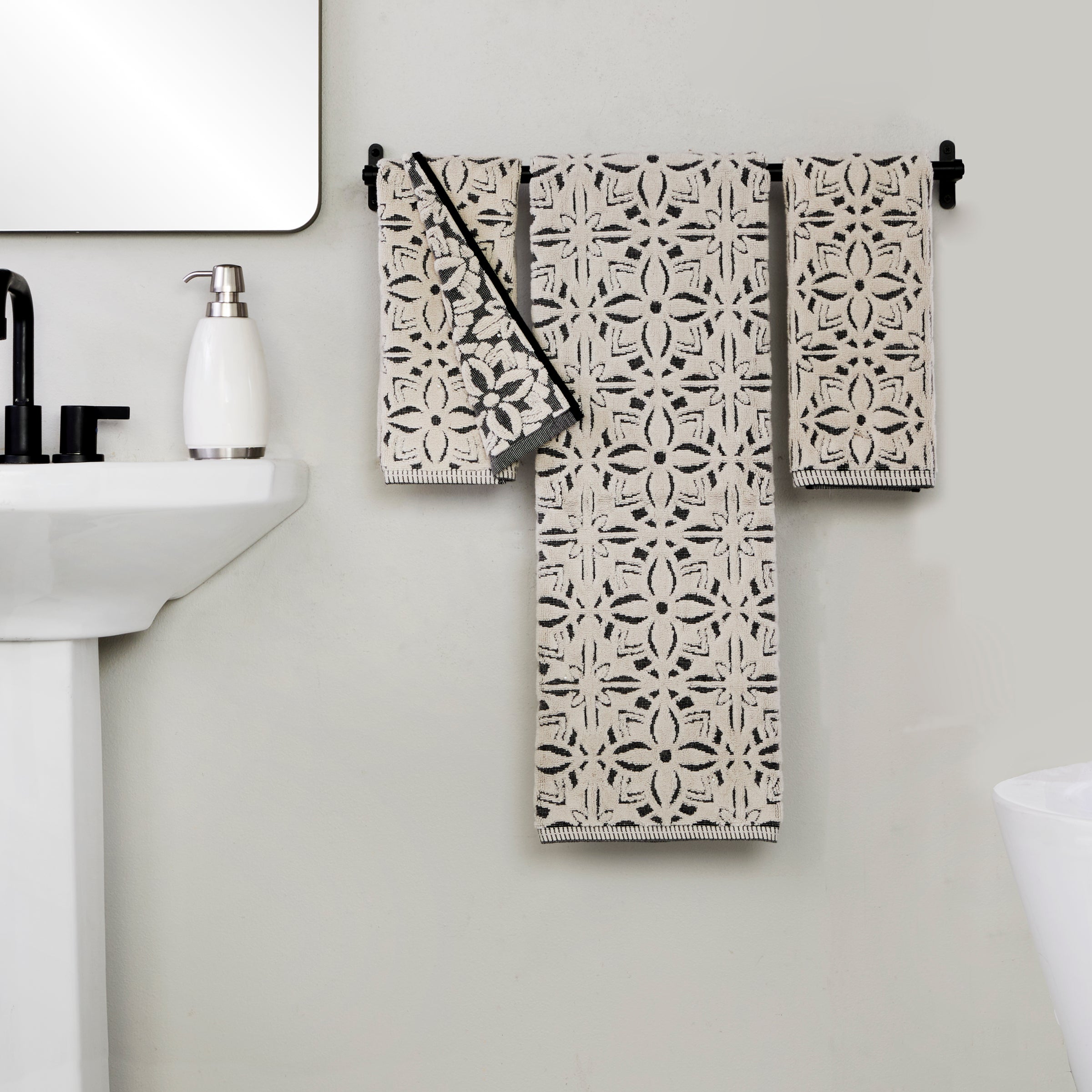 Lisbon Jacquard 2-Piece Hand Towel Set, Natural/Black