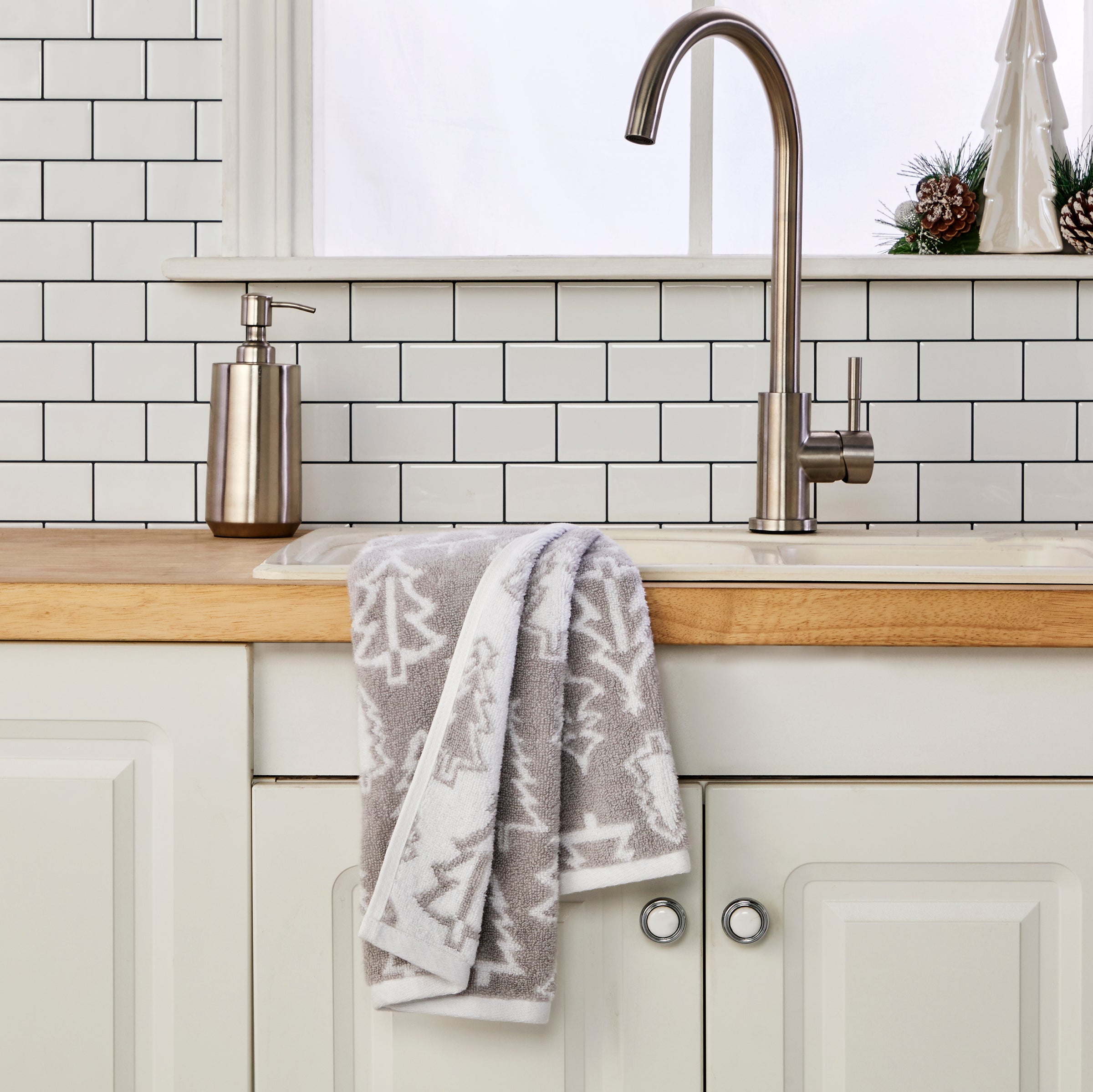 Mod Tree Jacquard 2-Piece Hand Towel Set, Gray