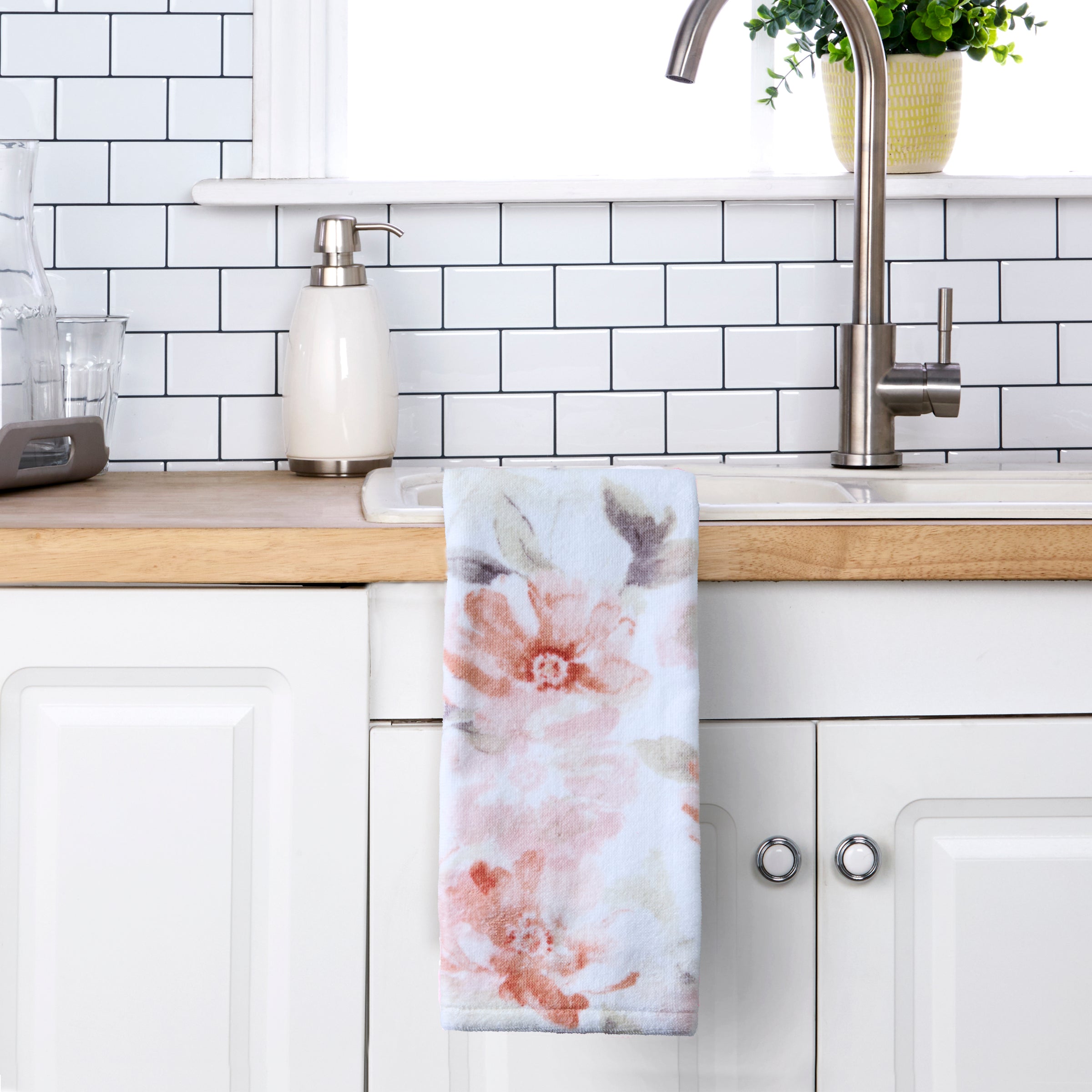 Misty Floral 2-Piece Hand Towel Set, Blush