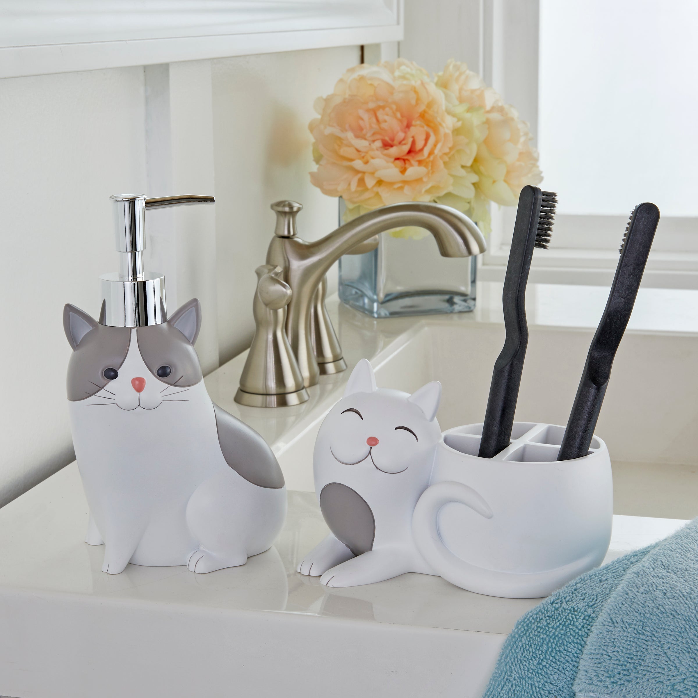 Pet Play Cat Toothbrush Holder, White