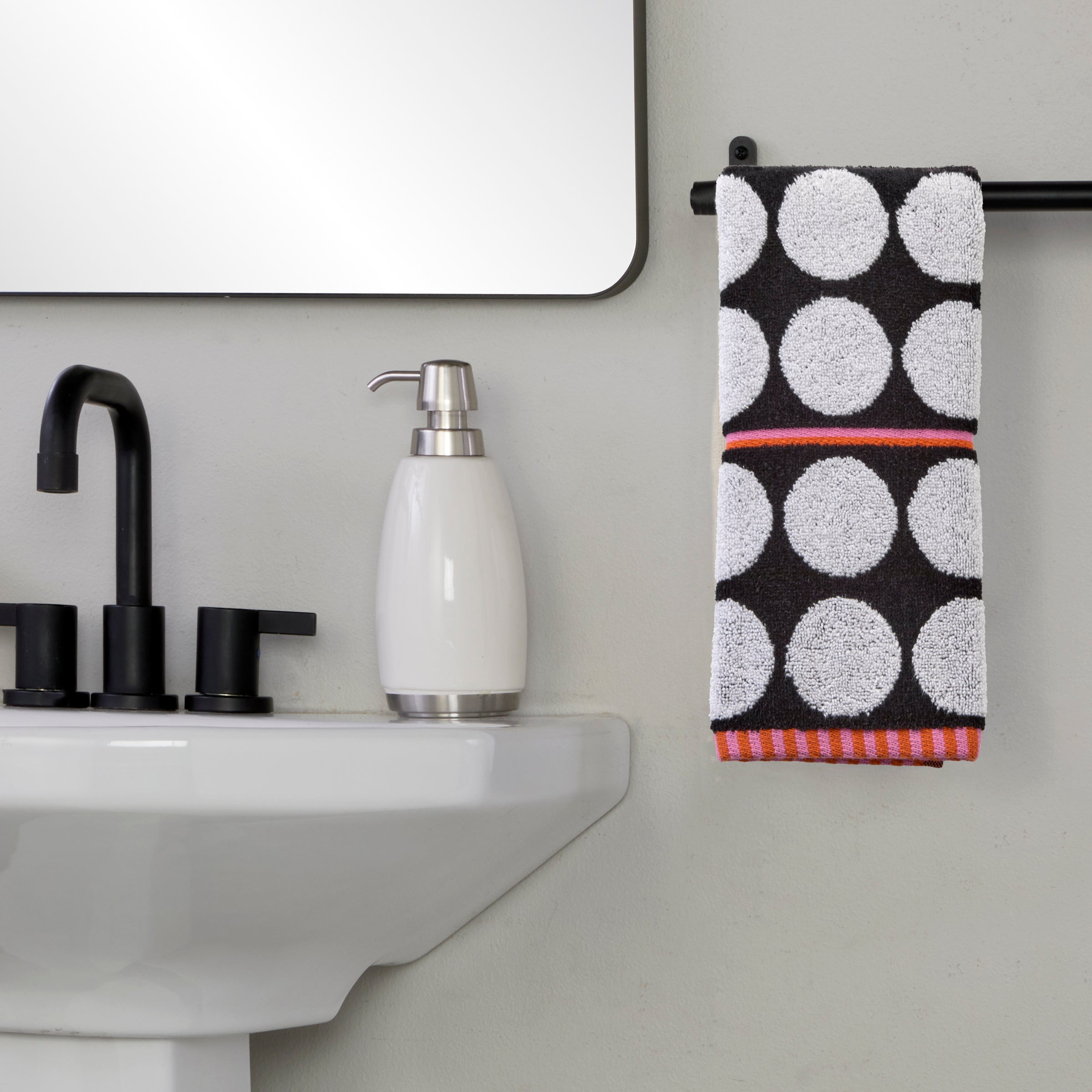 Polka Dot Grande Reversible Jacquard 2-Piece Hand Towel Set, Black/White