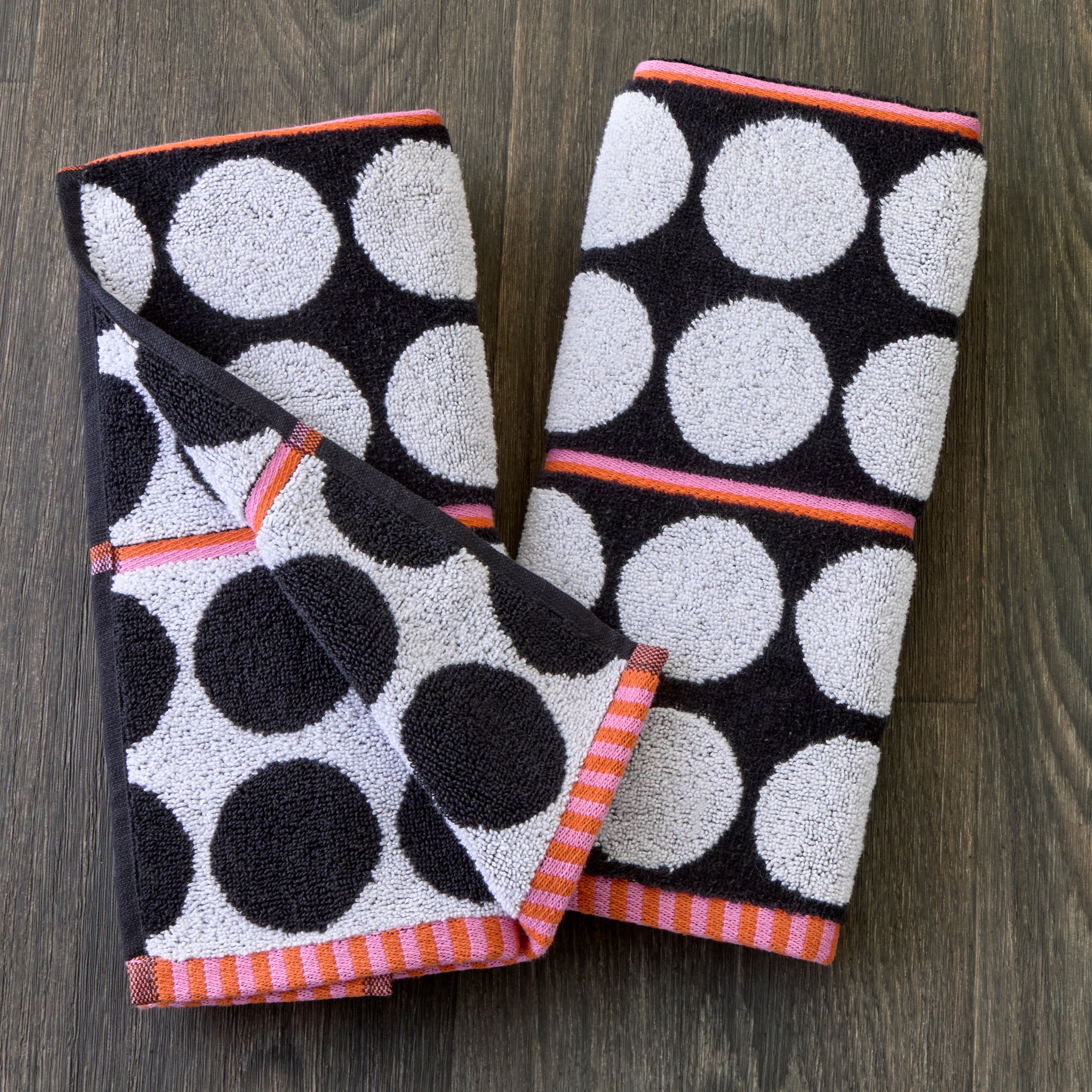 Polka Dot Grande Reversible Jacquard 2-Piece Hand Towel Set, Black/White