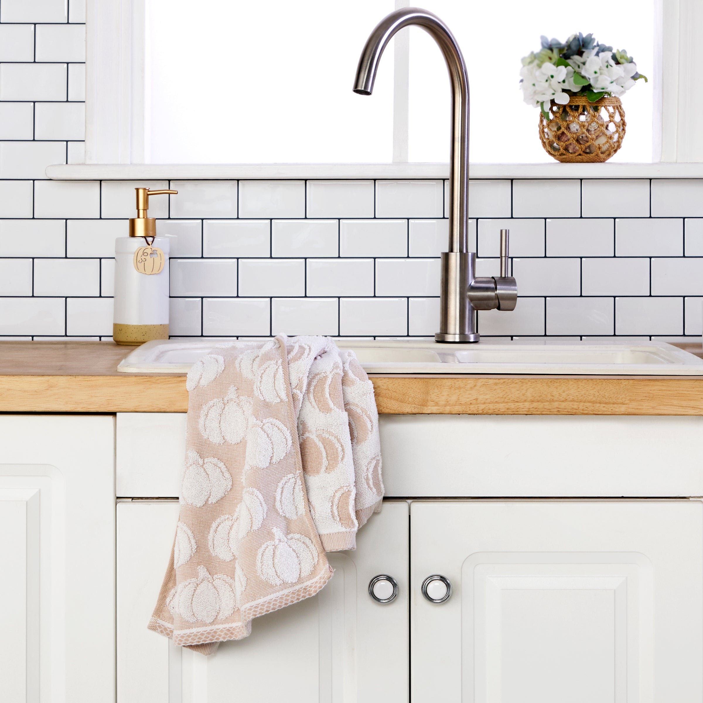 Pumpkin Jacquard 2-Piece Hand Towel Set, Tan