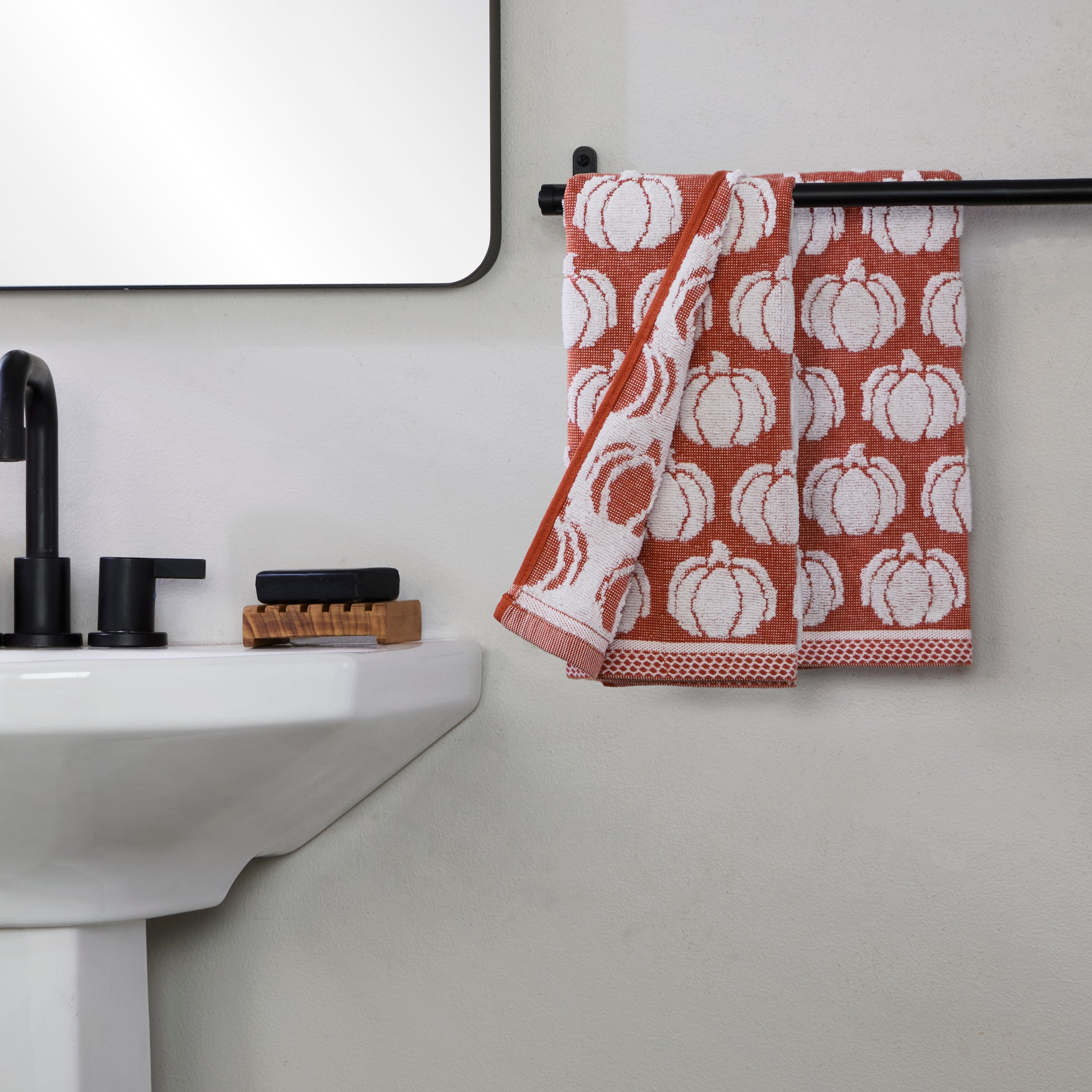Pumpkin Sculpted 2-Piece Hand Towel Set, Spice