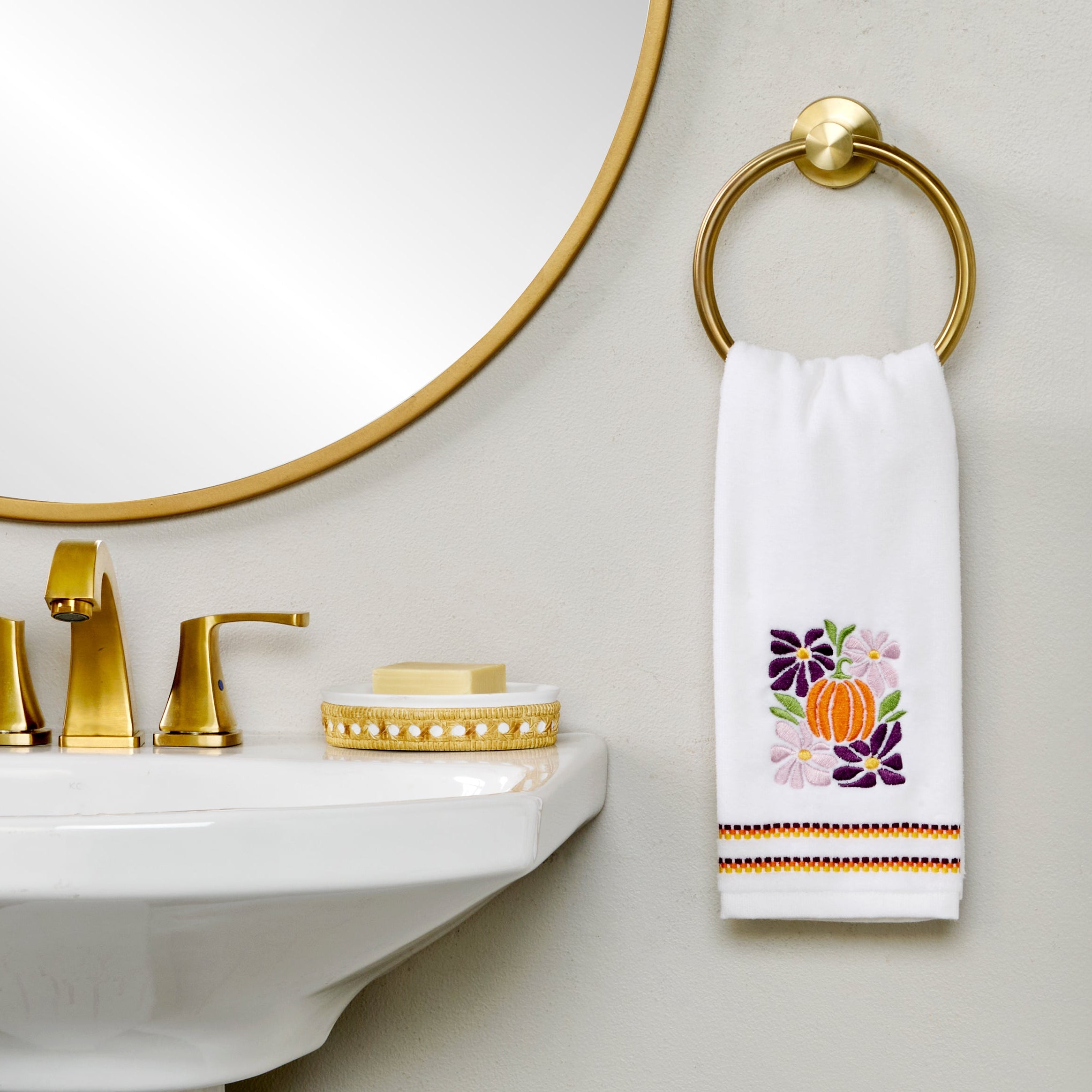 Pumpkin Floral 2-Piece Hand Towel Set, White