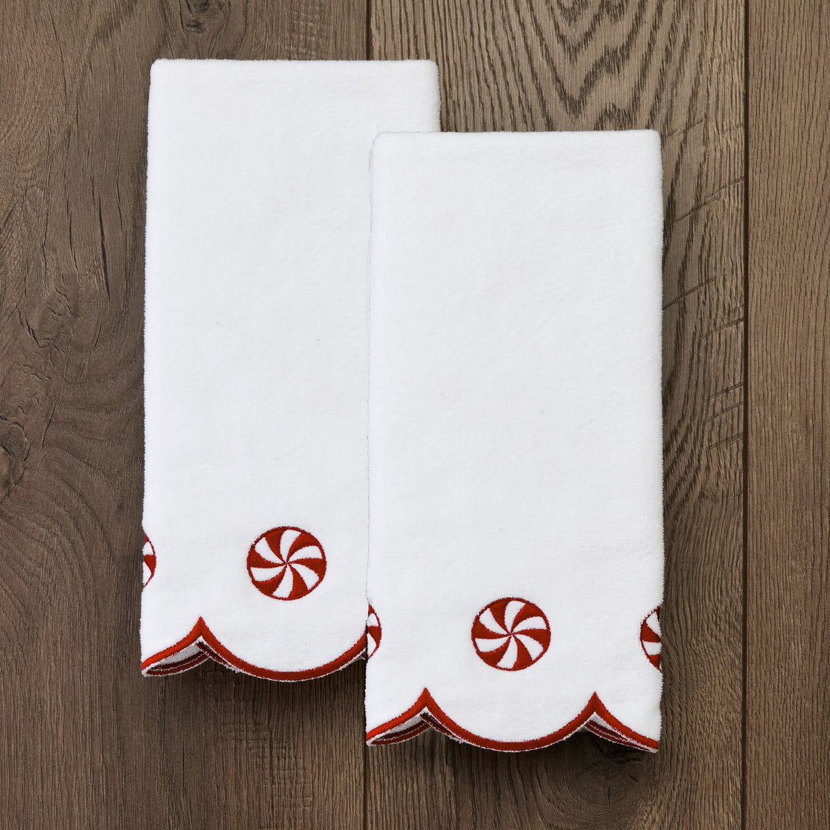 Scalloped Peppermint 2-Piece Hand Towel Set, White