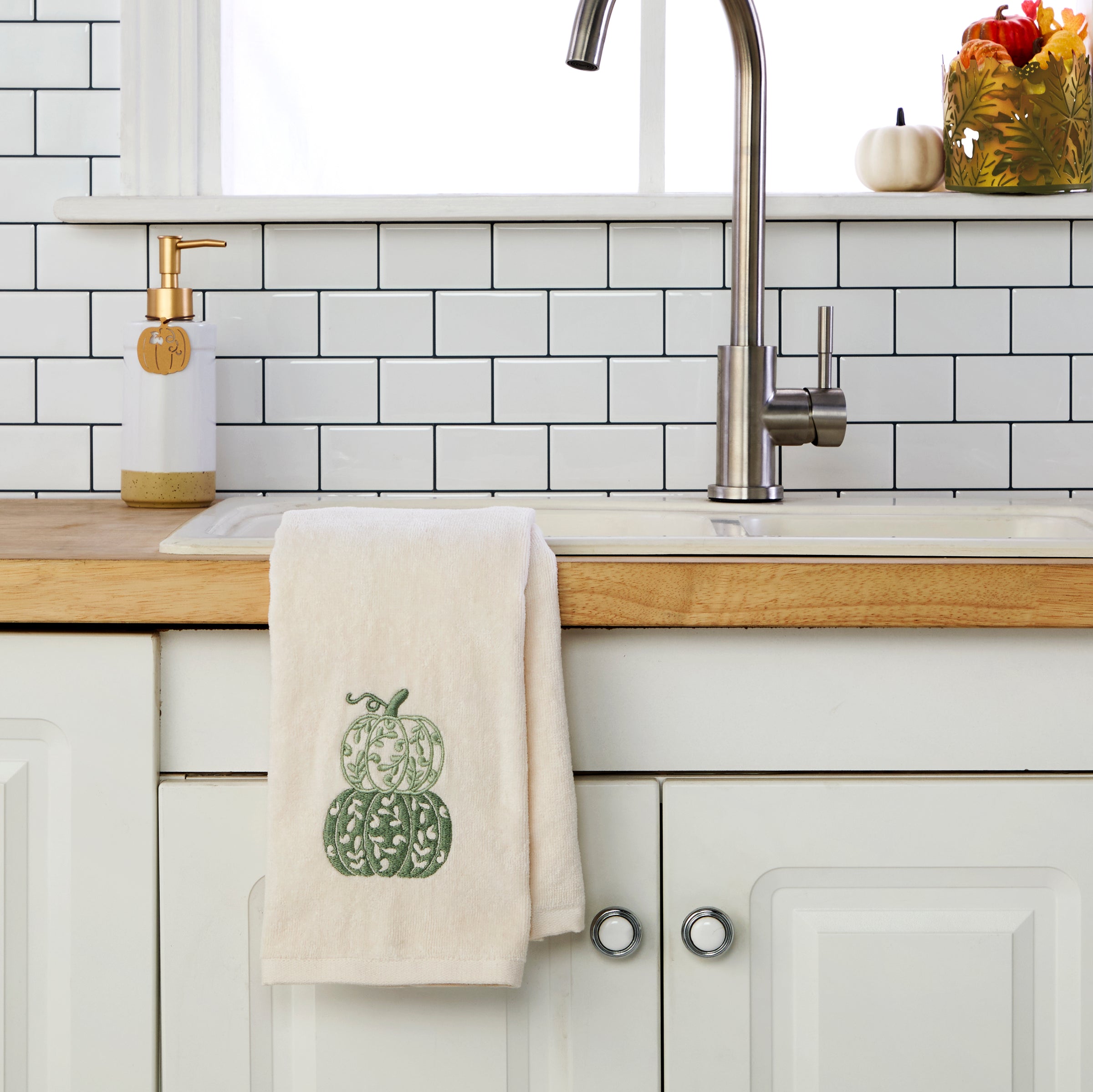 Scroll Pumpkin 2-Piece Hand Towel Set, Natural