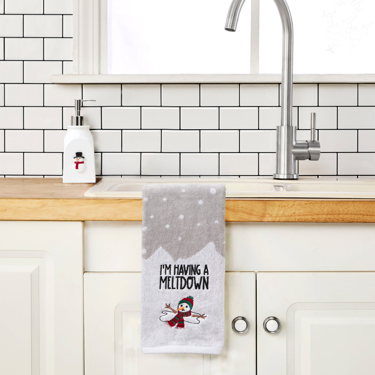 Meltdown Snowman 2-Piece Hand Towel Set, Multi