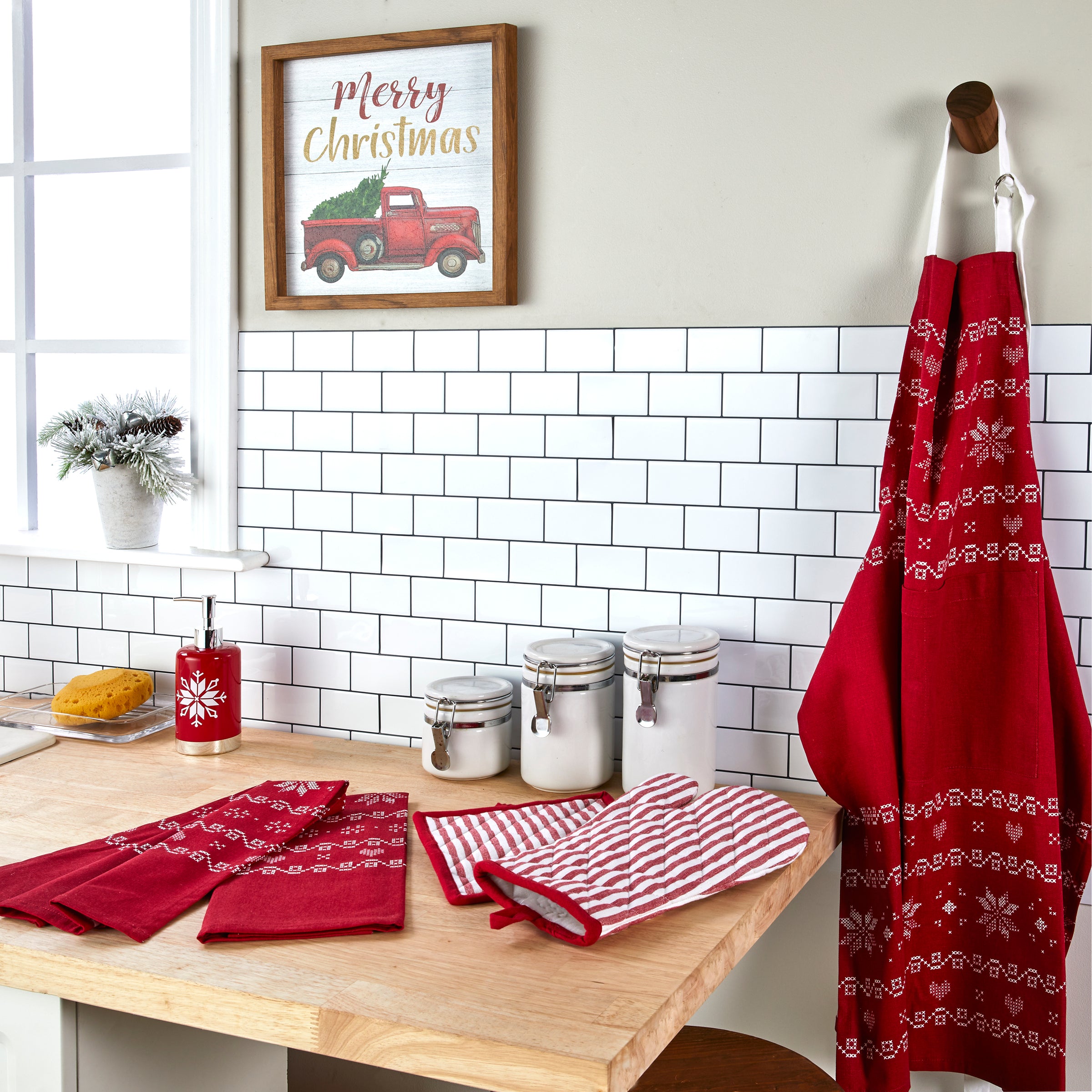 Snowflake Winter 2-Piece Kitchen Dish Towel Set, Red/Multi