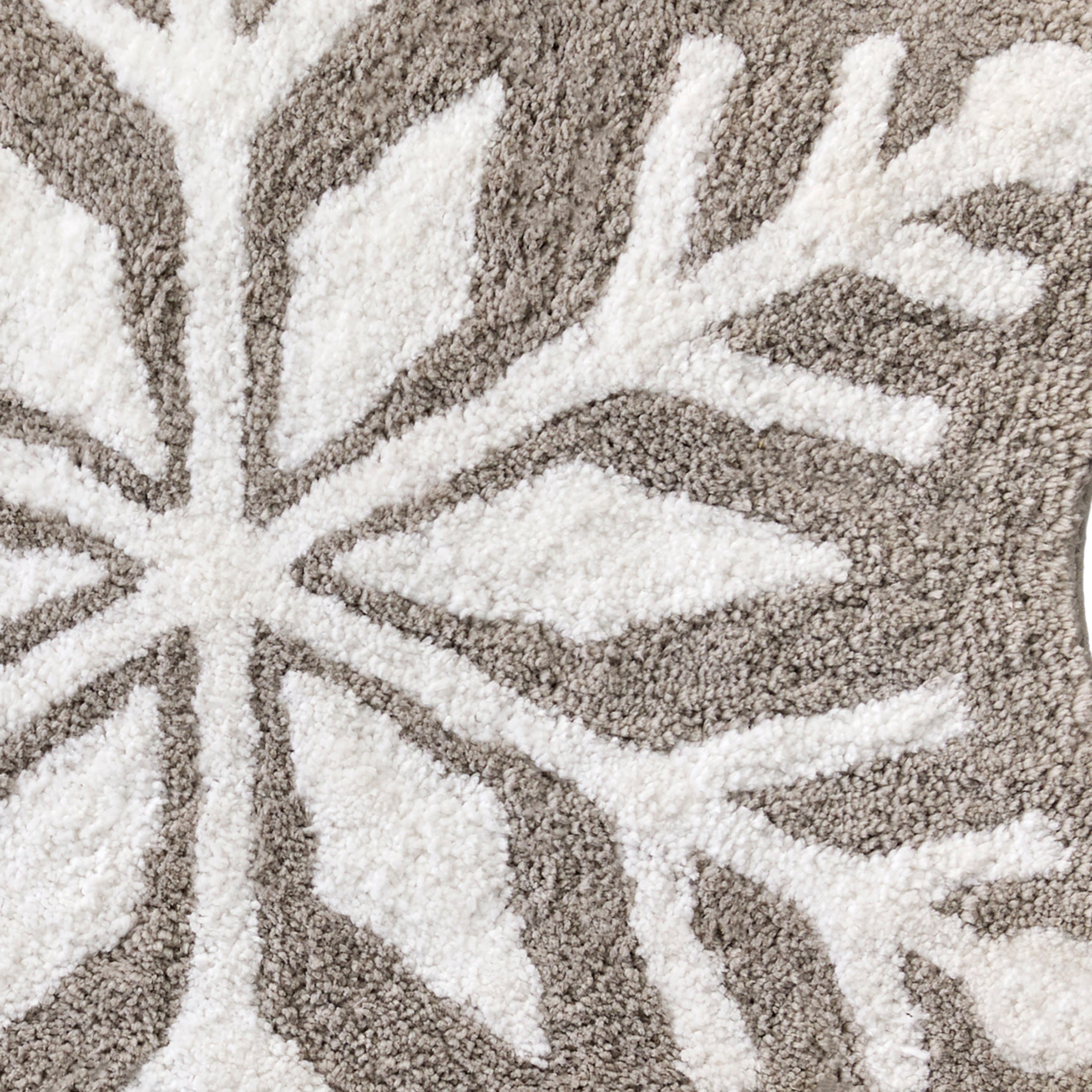 Winter Snowflake Tufted Rug, Gray