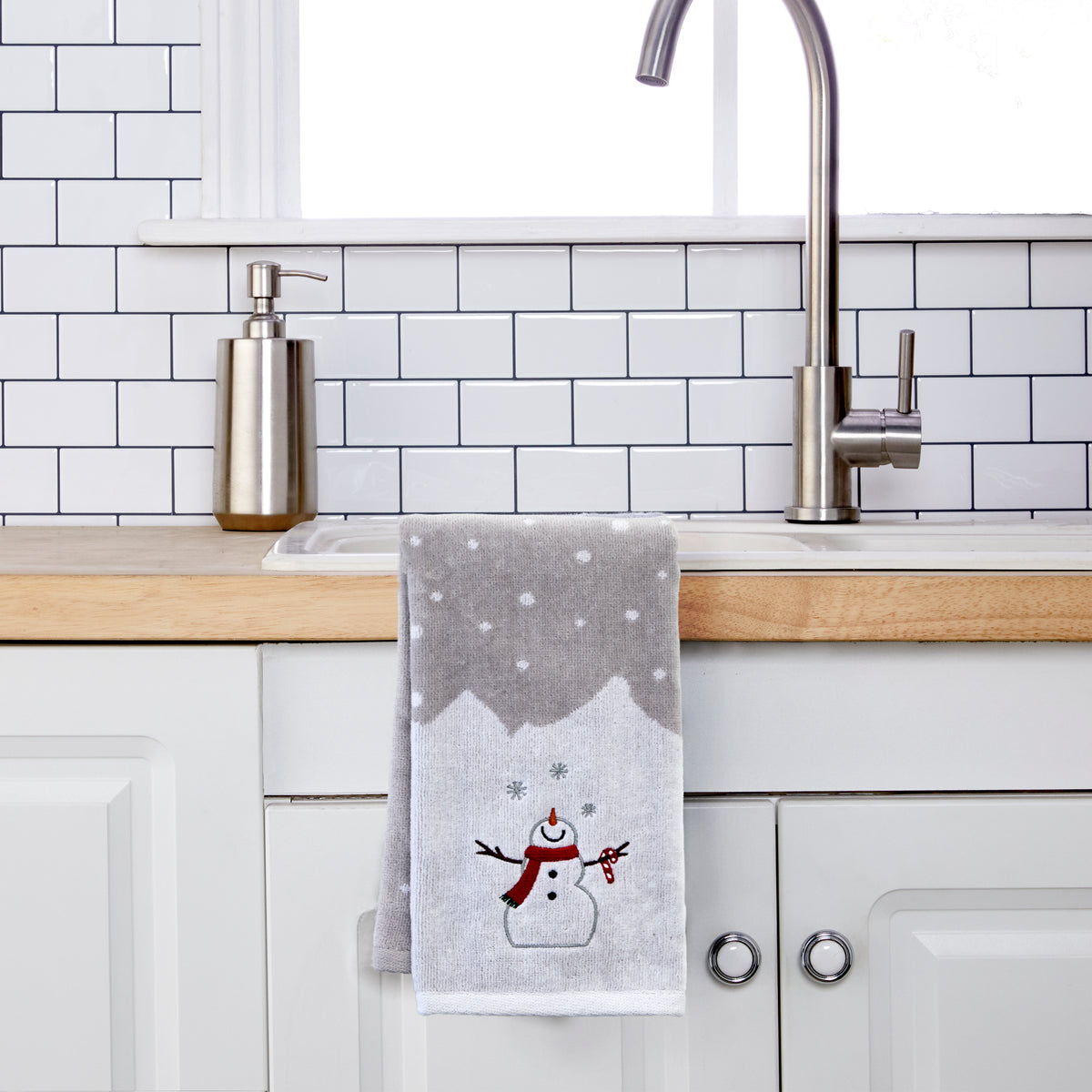 Snowman & Candy Cane 2-Piece Hand Towel Set, Gray
