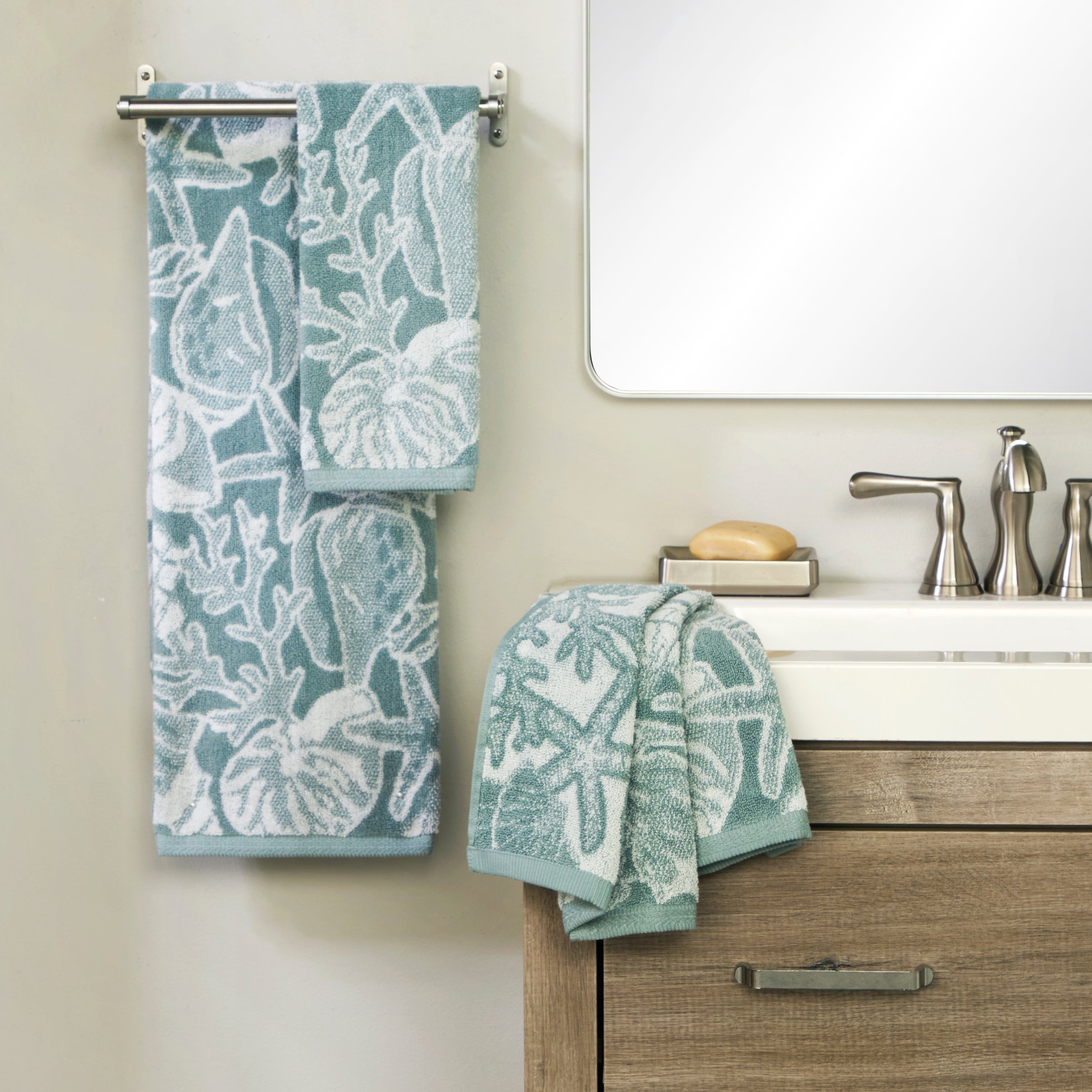 South Seas Shell Jacquard Bath Towel, Teal