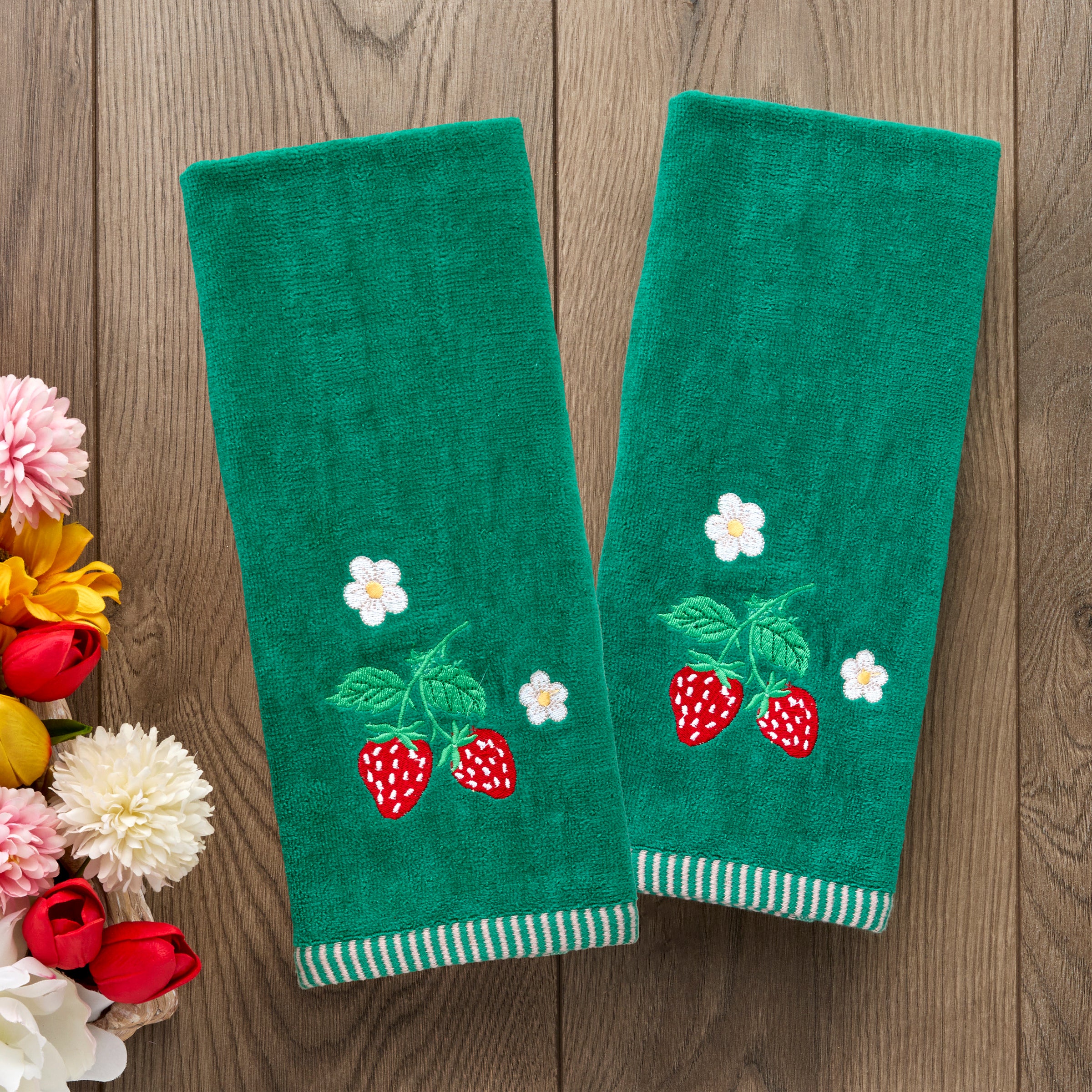 Strawberry Vine 2-Piece Hand Towel Set, Green
