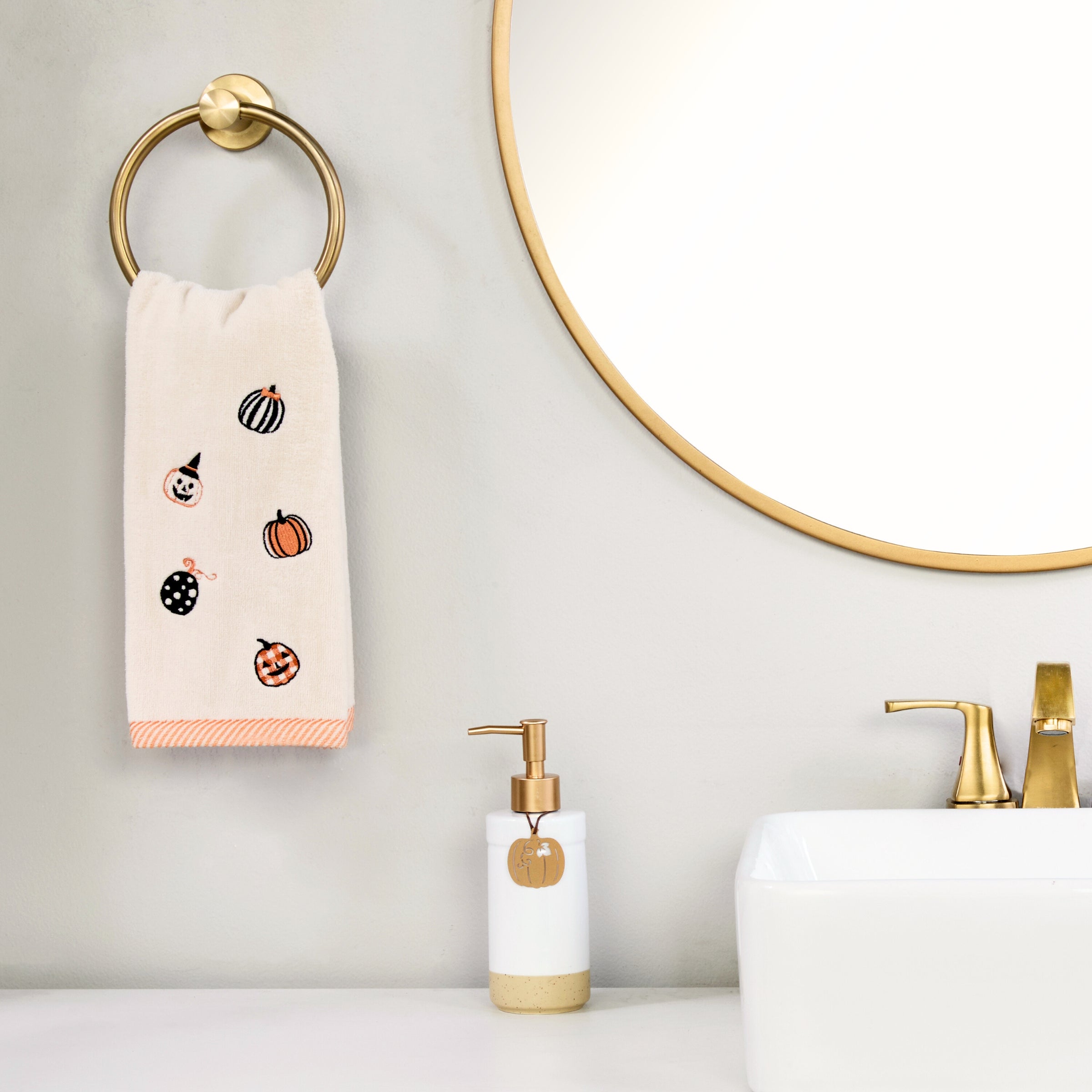 Tossed Pumpkins 2-Piece Hand Towel Set, Taupe