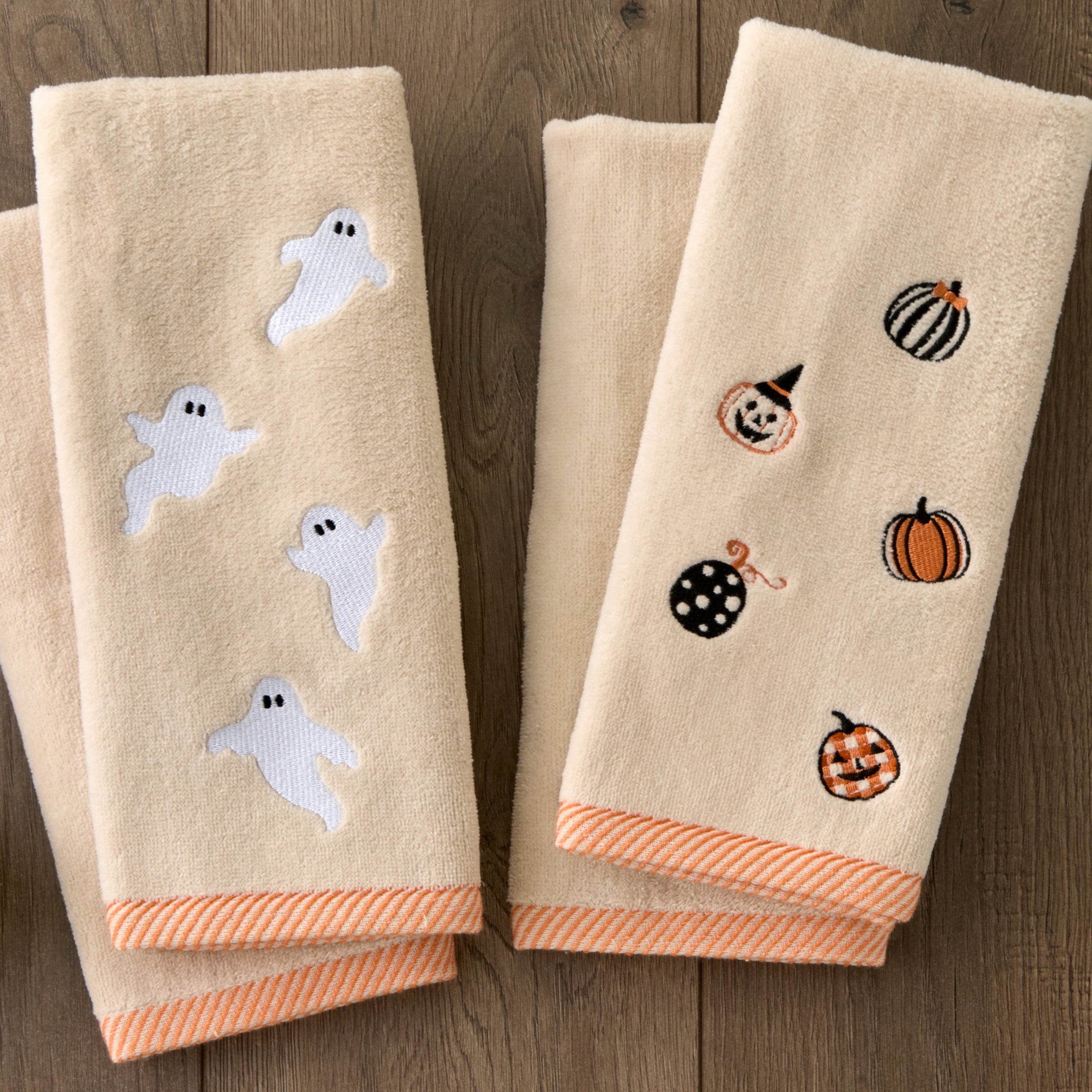 Tossed Pumpkins 2-Piece Hand Towel Set, Taupe