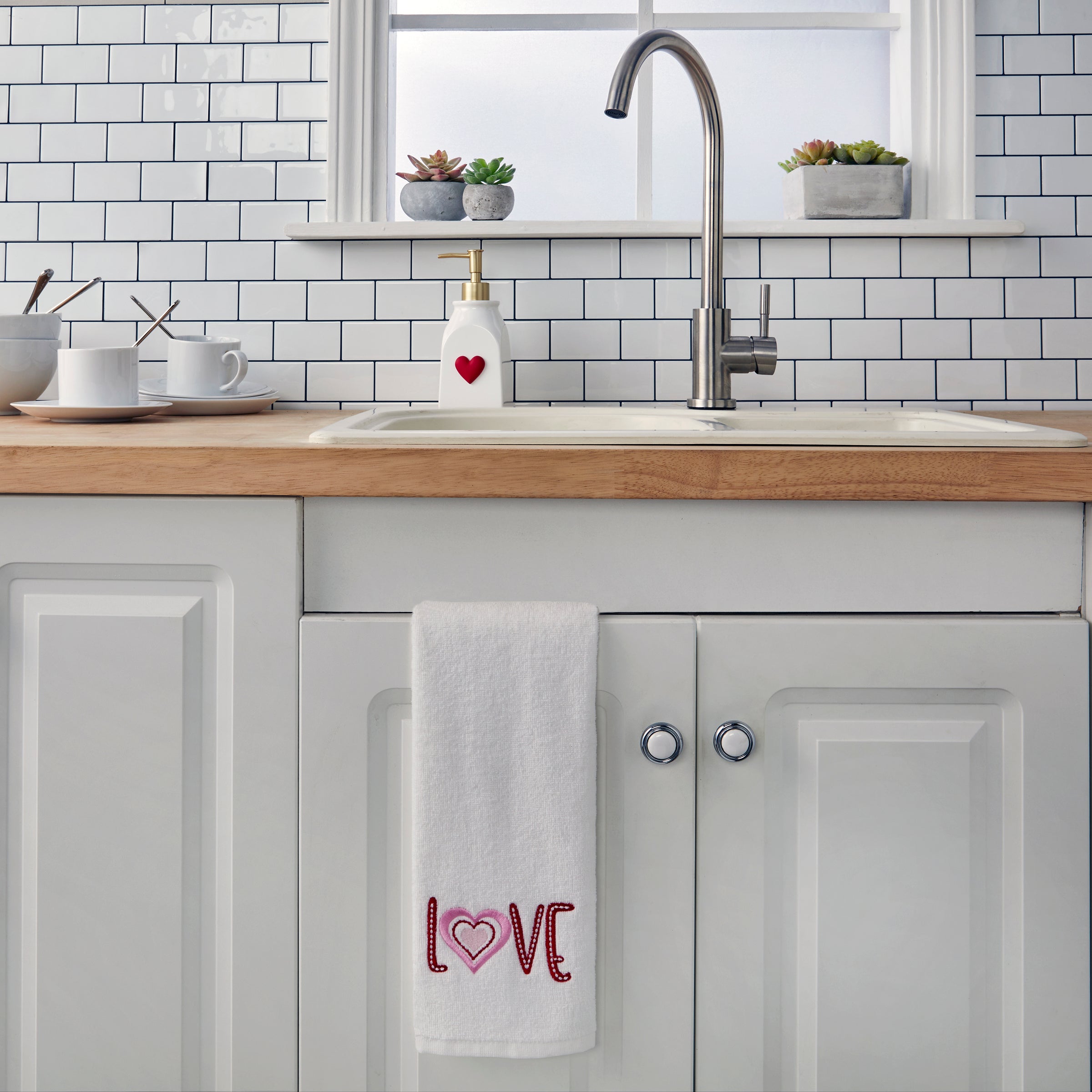 Love 2-Piece Hand Towel Set, White
