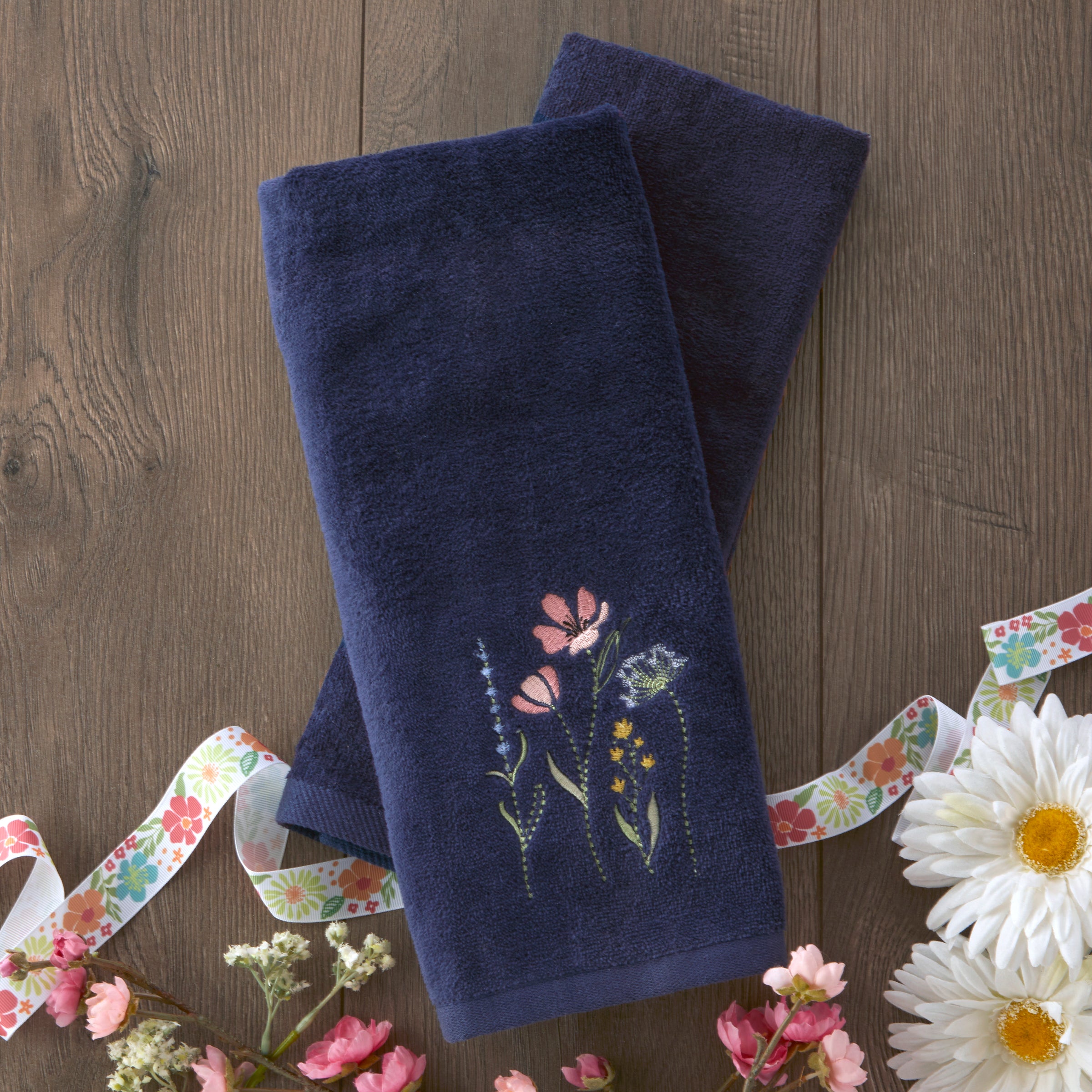 Wildflower Field 2-Piece Hand Towel Set, Navy