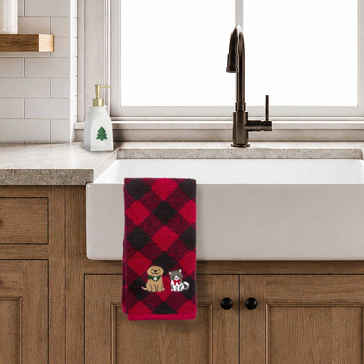 Winter Pets 2-Piece Hand Towel Set, Red