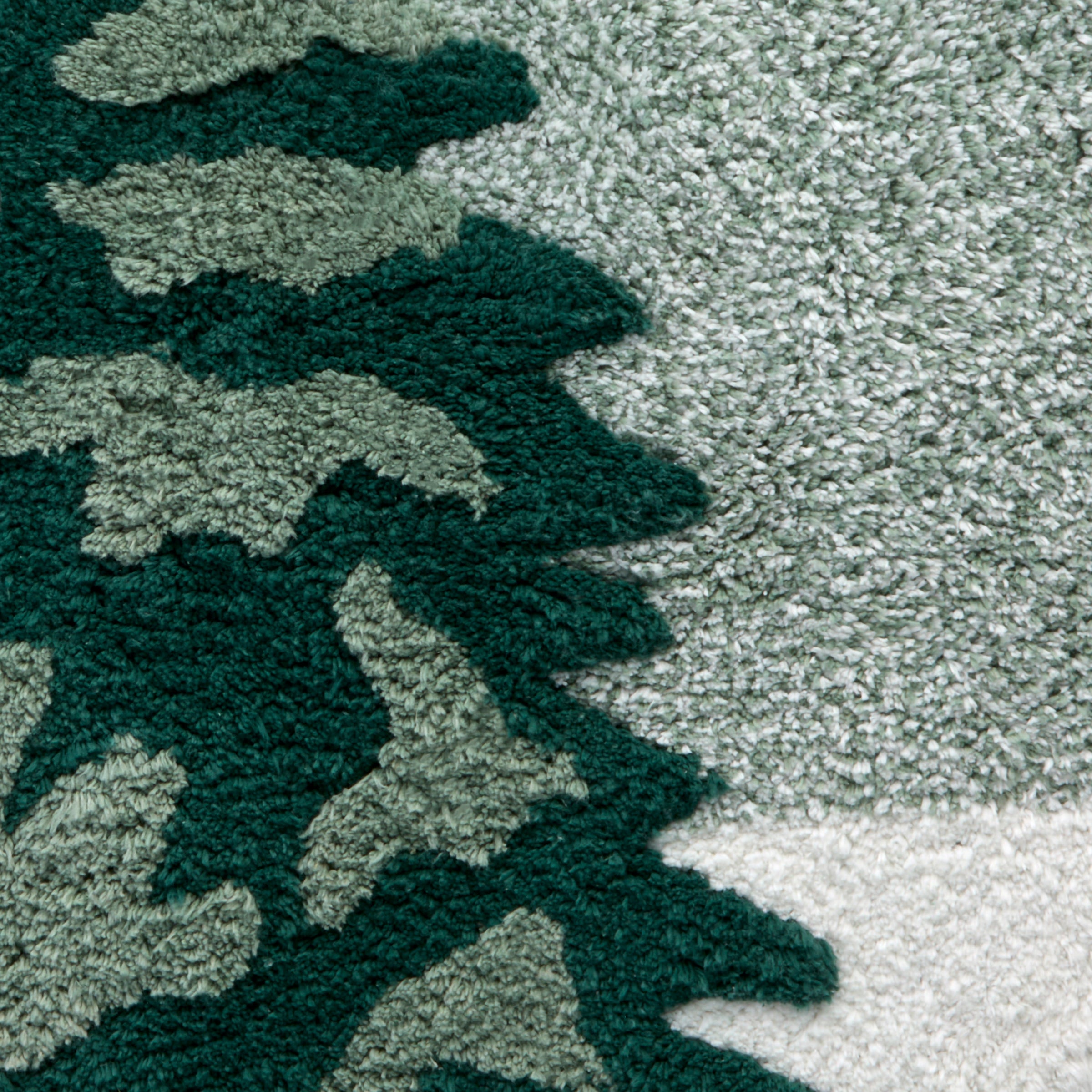 Winter Pines Round Tufted Rug, Green