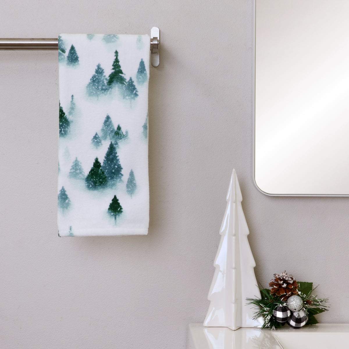 Winter Pines 2-Piece Hand Towel Set, White/Green