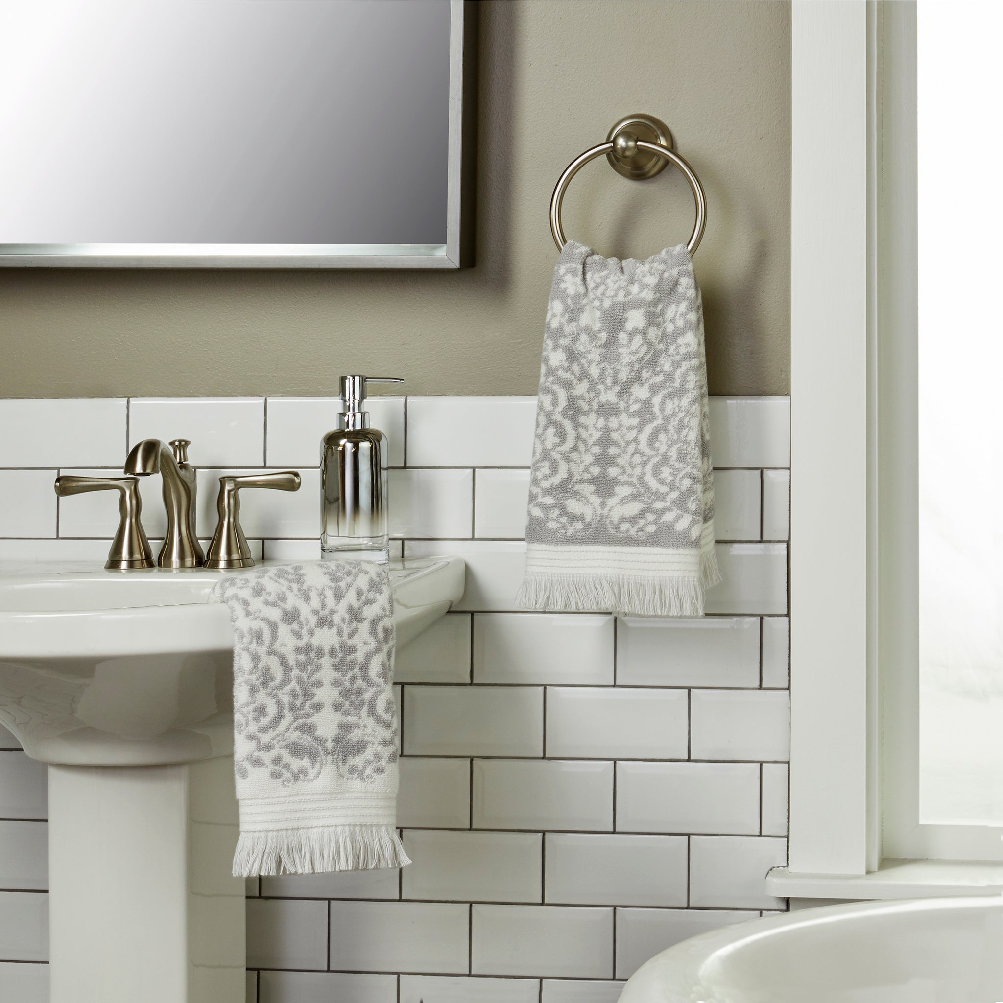 Carrick Medallion 2-piece Hand Towel Set, Gray, Lifestyle 
