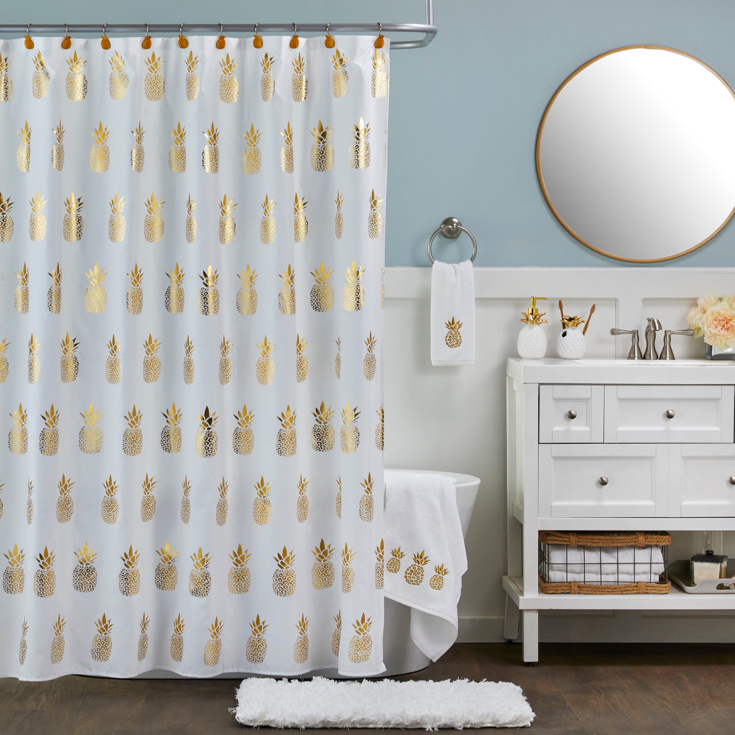 Gilded Pineapple Toothbrush Holder, White/Gold