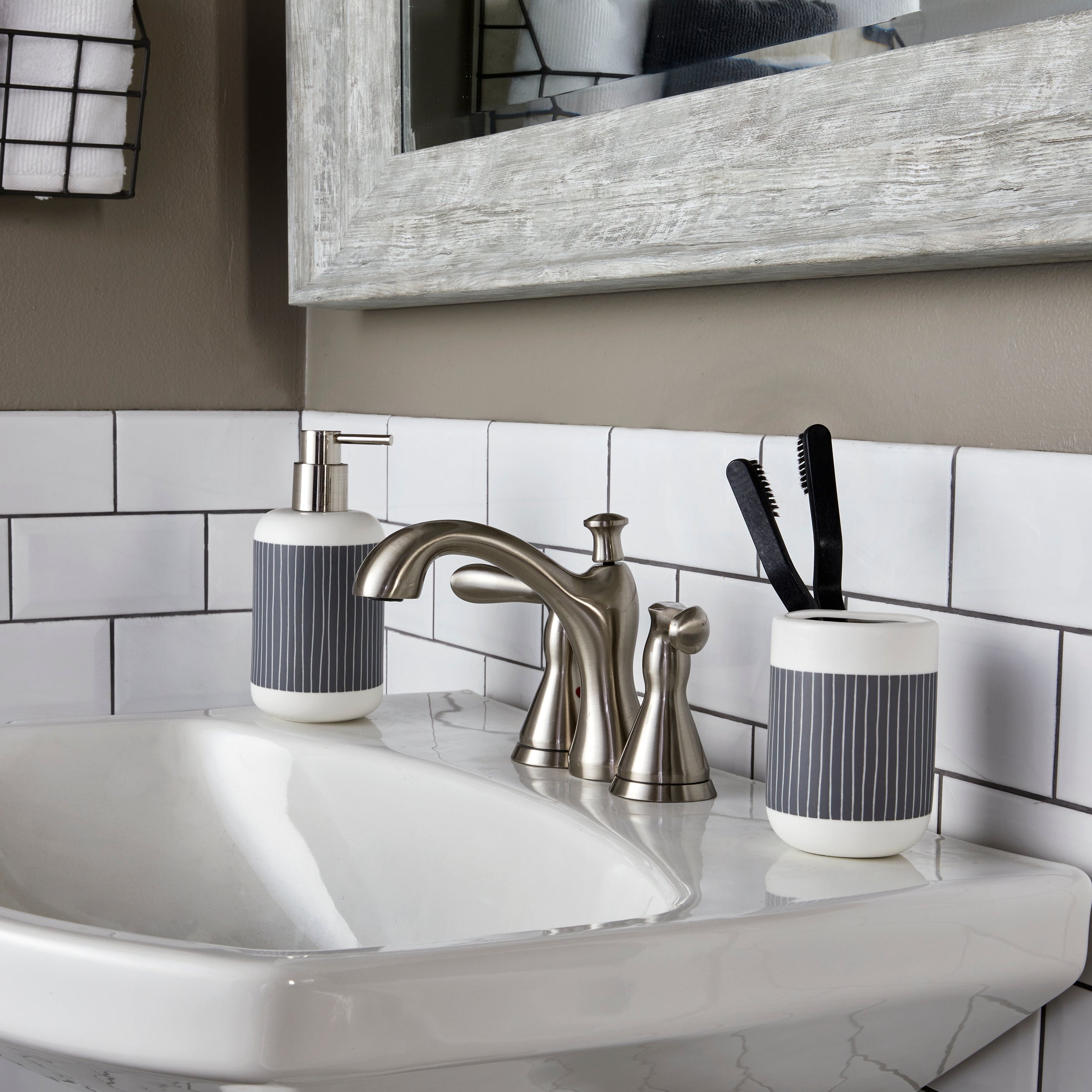 Pinstripe Row Toothbrush Holder, Dove Gray